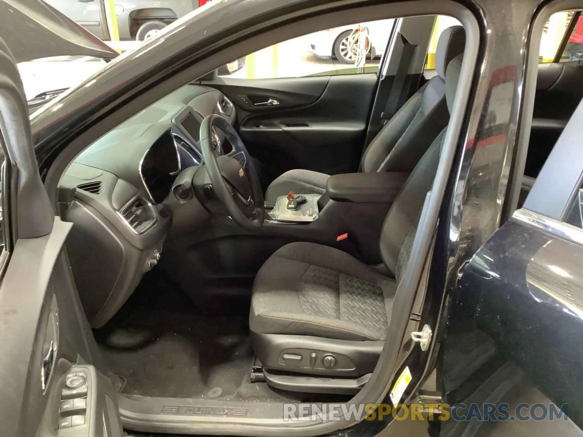 8 Photograph of a damaged car 3GNAXJEG6PL117727 CHEVROLET EQUINOX 2023