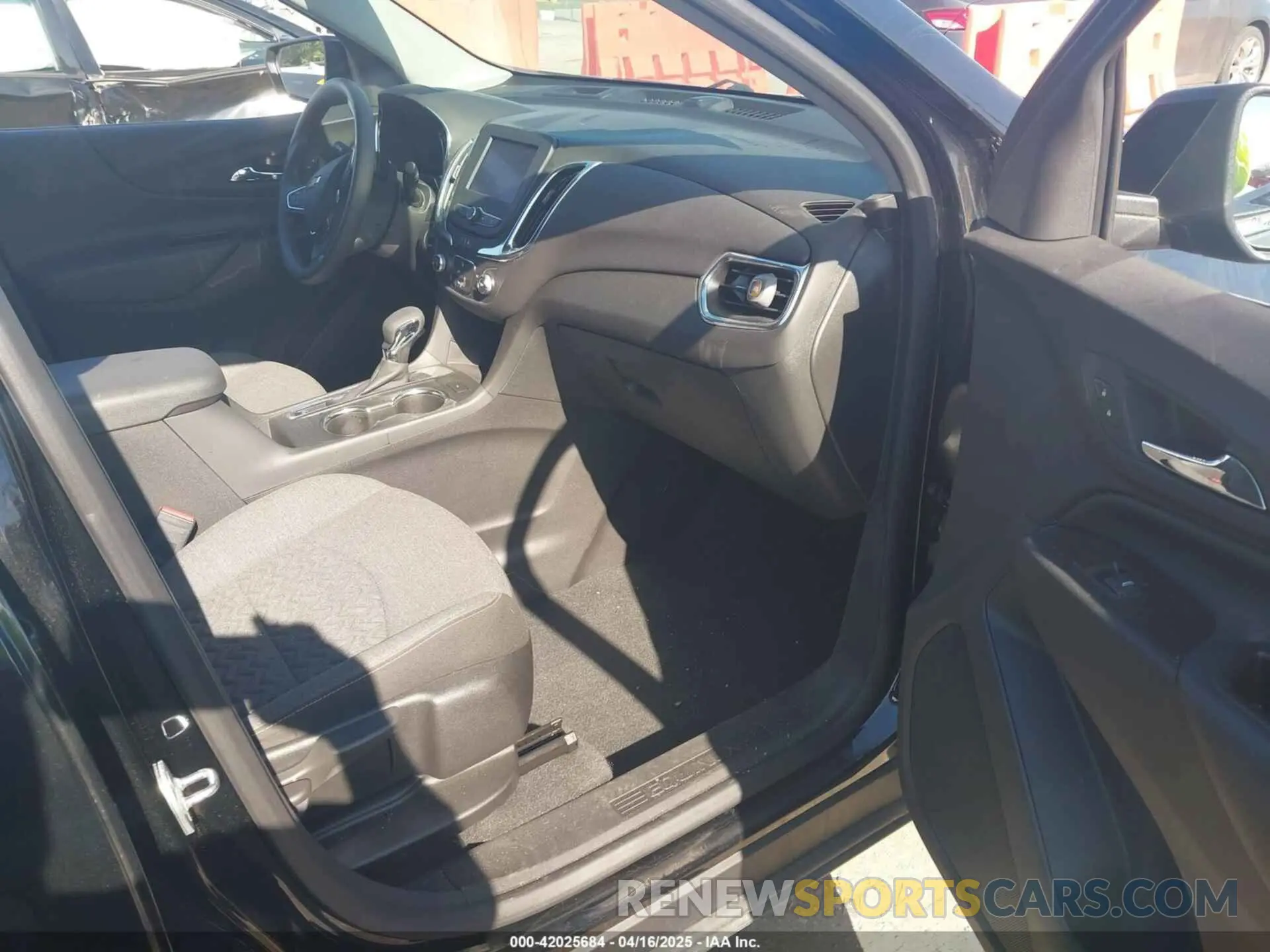 5 Фотография поврежденного автомобиля 3GNAXJEG6PL244929 CHEVROLET EQUINOX 2023
