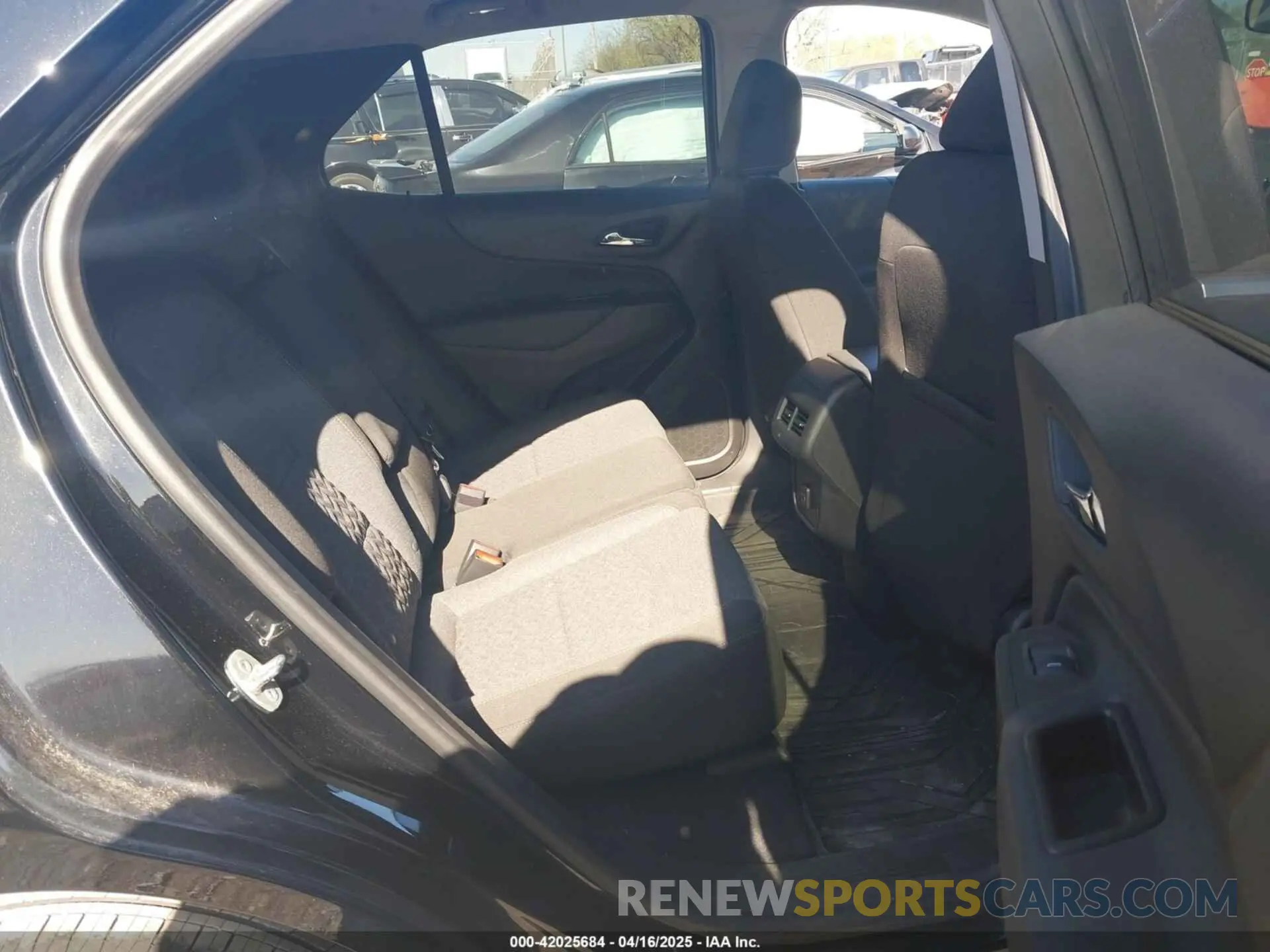 8 Фотография поврежденного автомобиля 3GNAXJEG6PL244929 CHEVROLET EQUINOX 2023