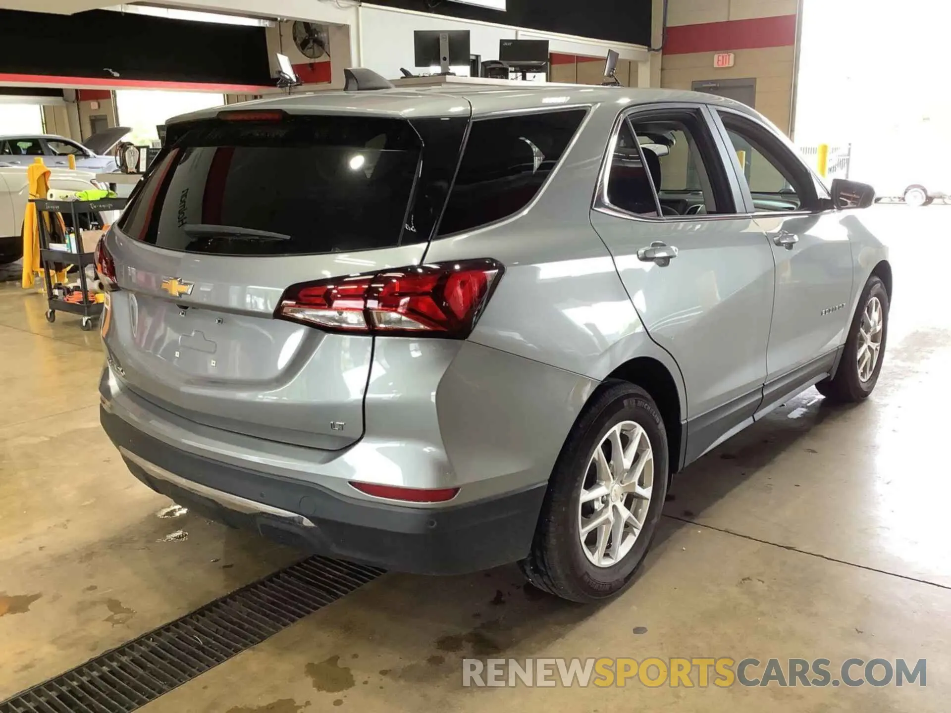 17 Photograph of a damaged car 3GNAXJEG8PL252952 CHEVROLET EQUINOX 2023