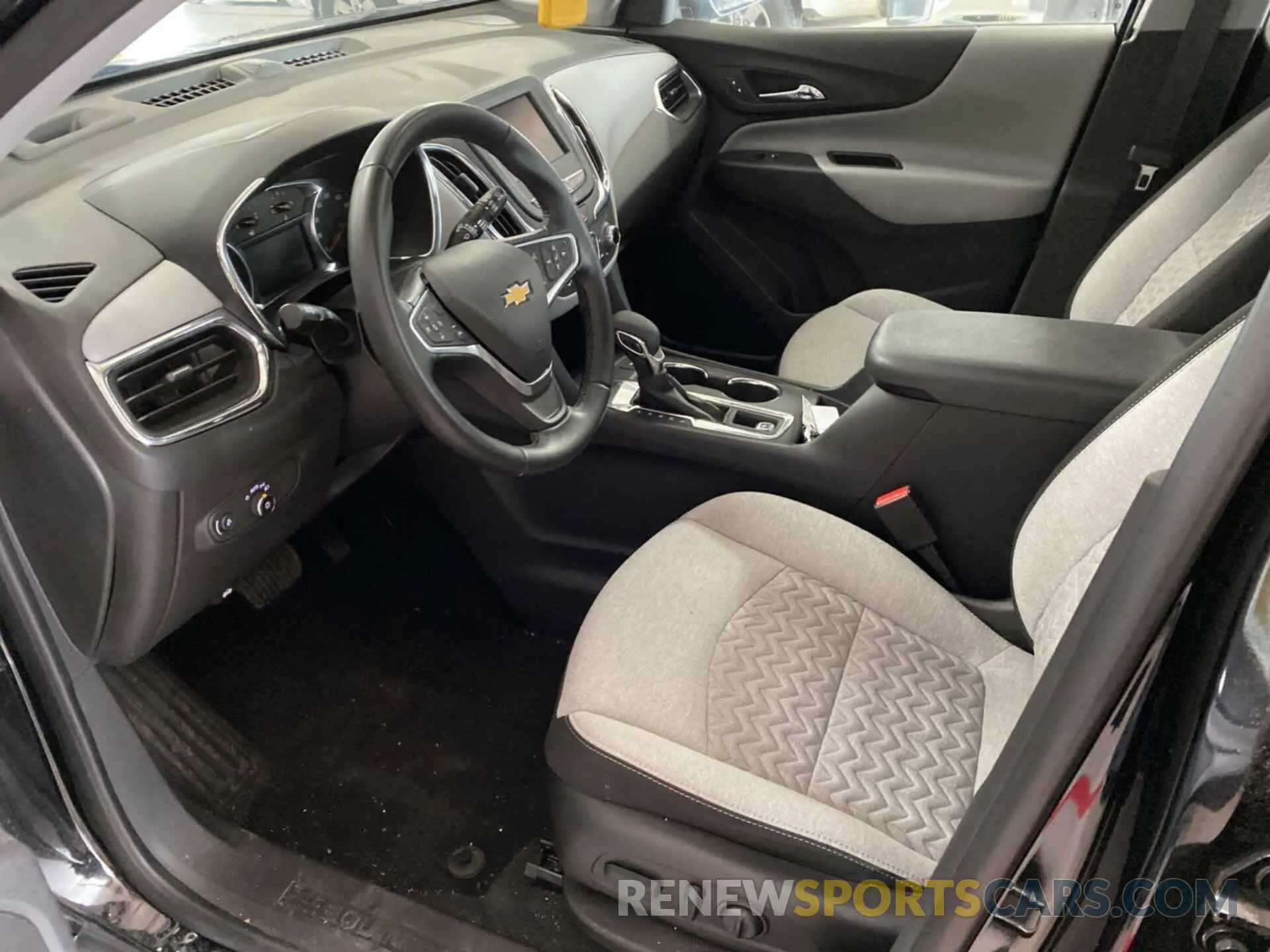 4 Photograph of a damaged car 3GNAXJEG9PL117916 CHEVROLET EQUINOX 2023