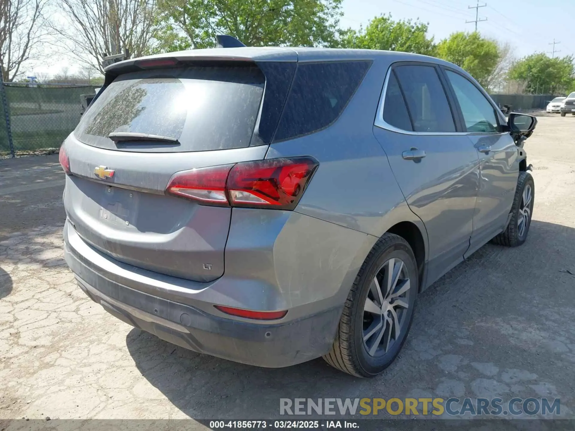 4 Photograph of a damaged car 3GNAXKEG1PL235402 CHEVROLET EQUINOX 2023