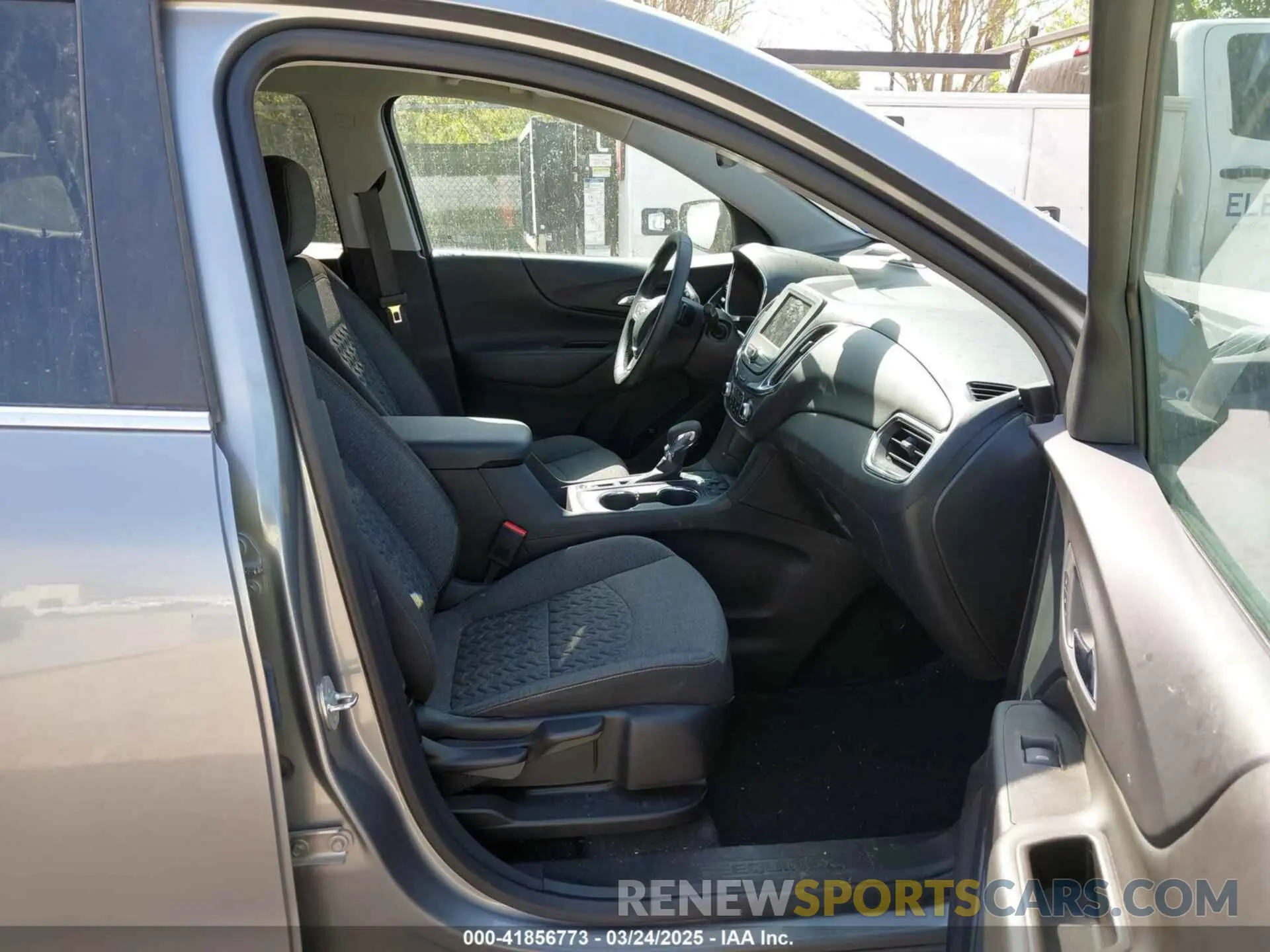 5 Photograph of a damaged car 3GNAXKEG1PL235402 CHEVROLET EQUINOX 2023