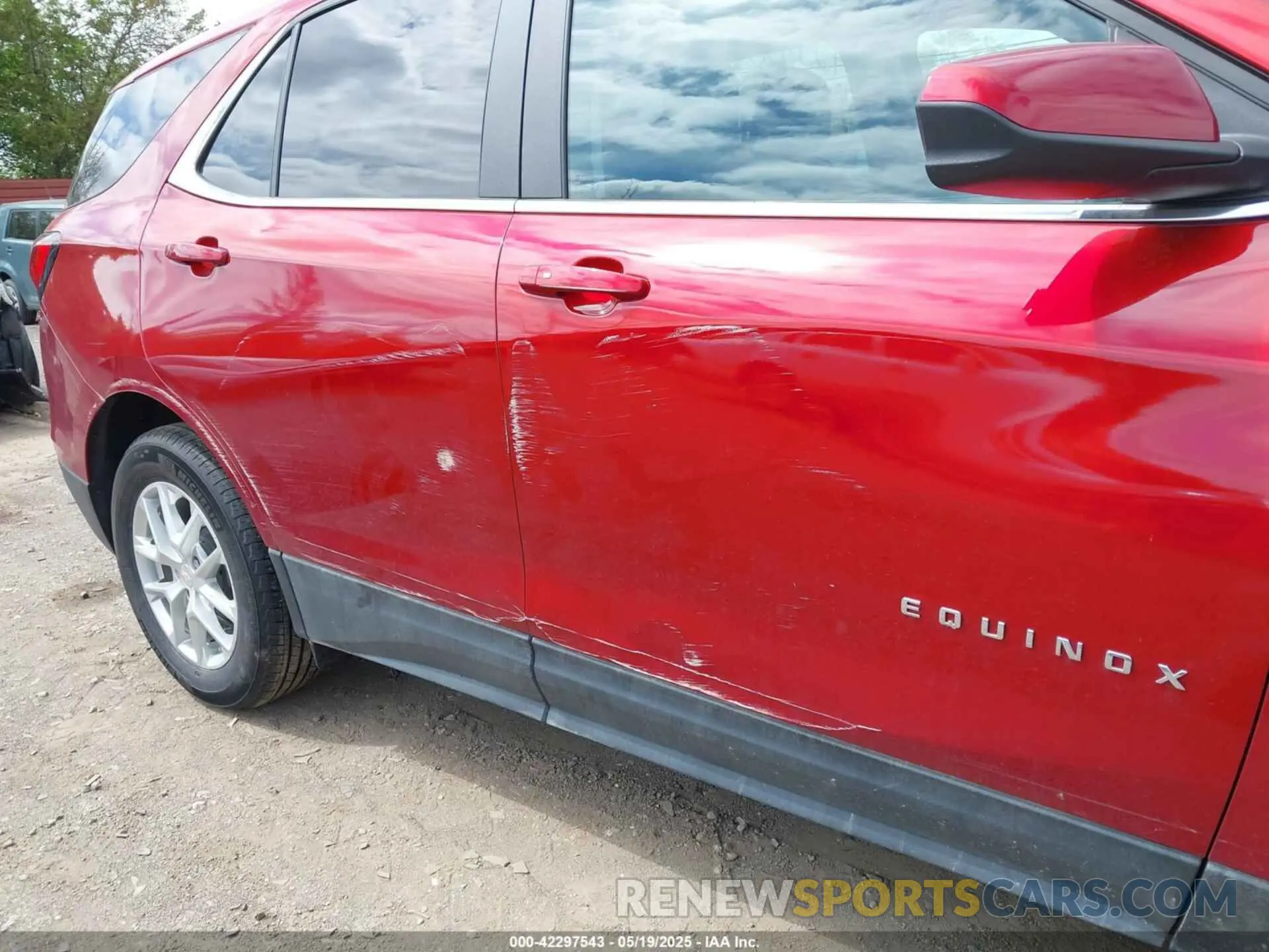 17 Photograph of a damaged car 3GNAXKEG1PS197840 CHEVROLET EQUINOX 2023