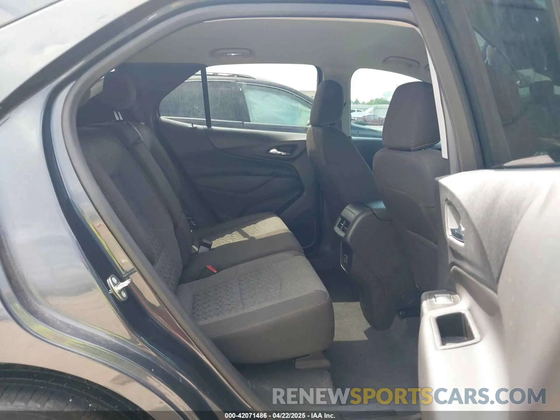 8 Photograph of a damaged car 3GNAXKEG2PS174289 CHEVROLET EQUINOX 2023