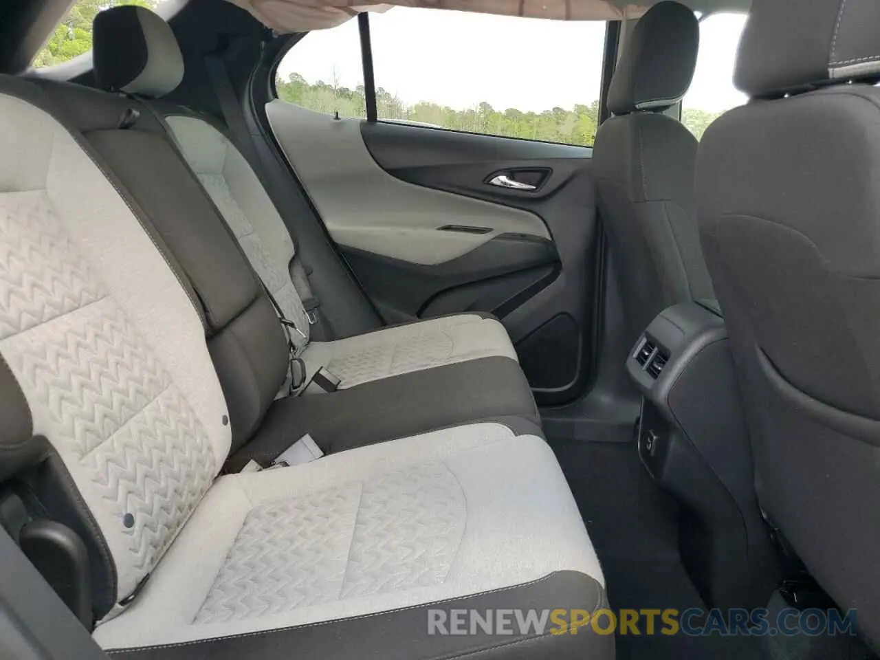 10 Фотография поврежденного автомобиля 3GNAXKEG3PL266411 CHEVROLET EQUINOX 2023