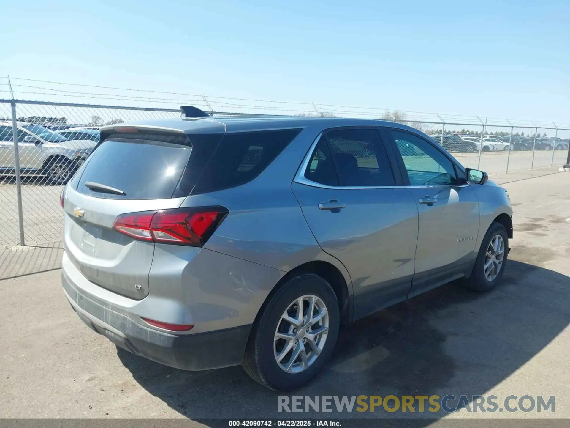 4 Фотография поврежденного автомобиля 3GNAXKEG7PS168424 CHEVROLET EQUINOX 2023