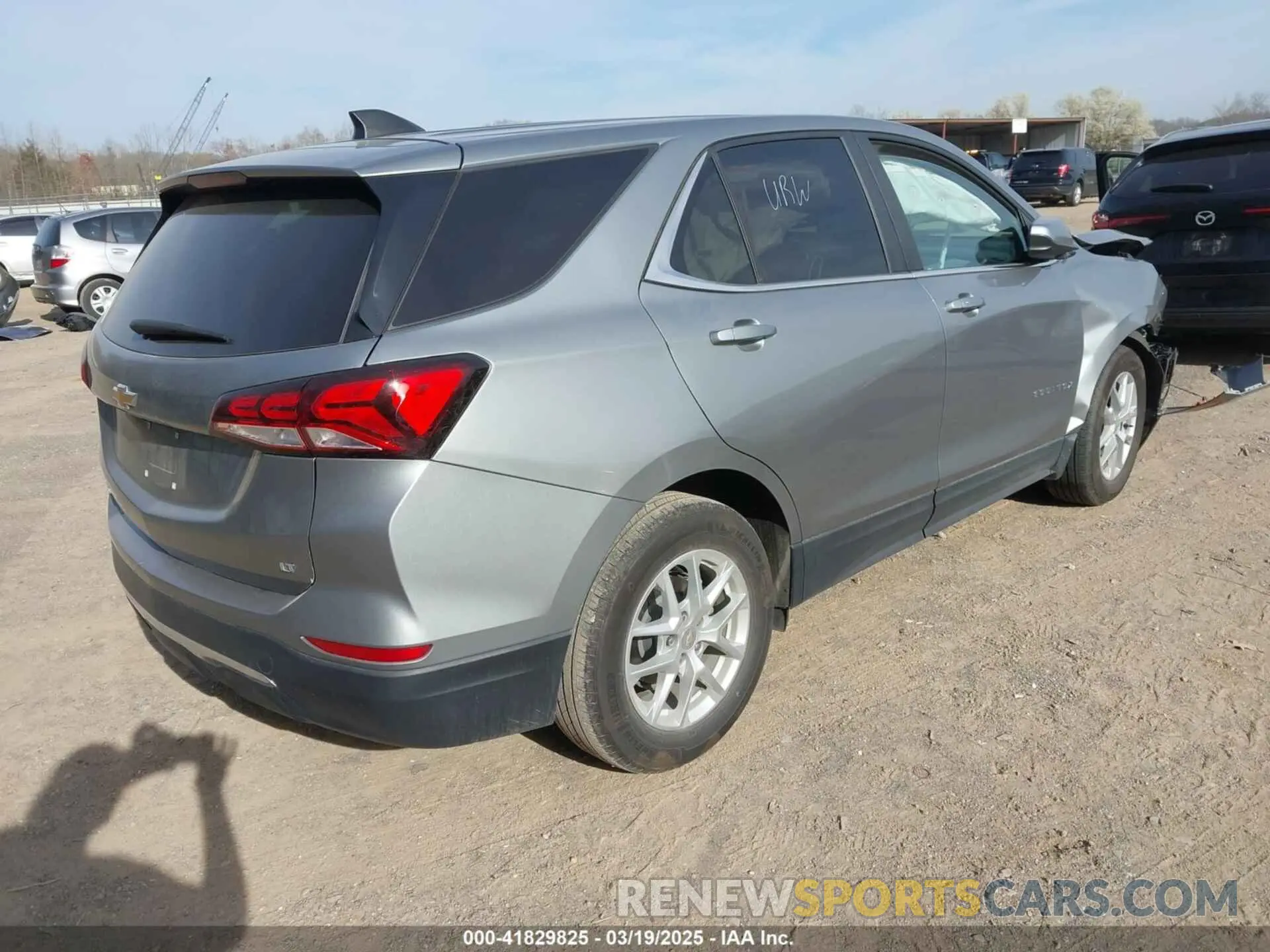 4 Photograph of a damaged car 3GNAXKEG9PS176041 CHEVROLET EQUINOX 2023