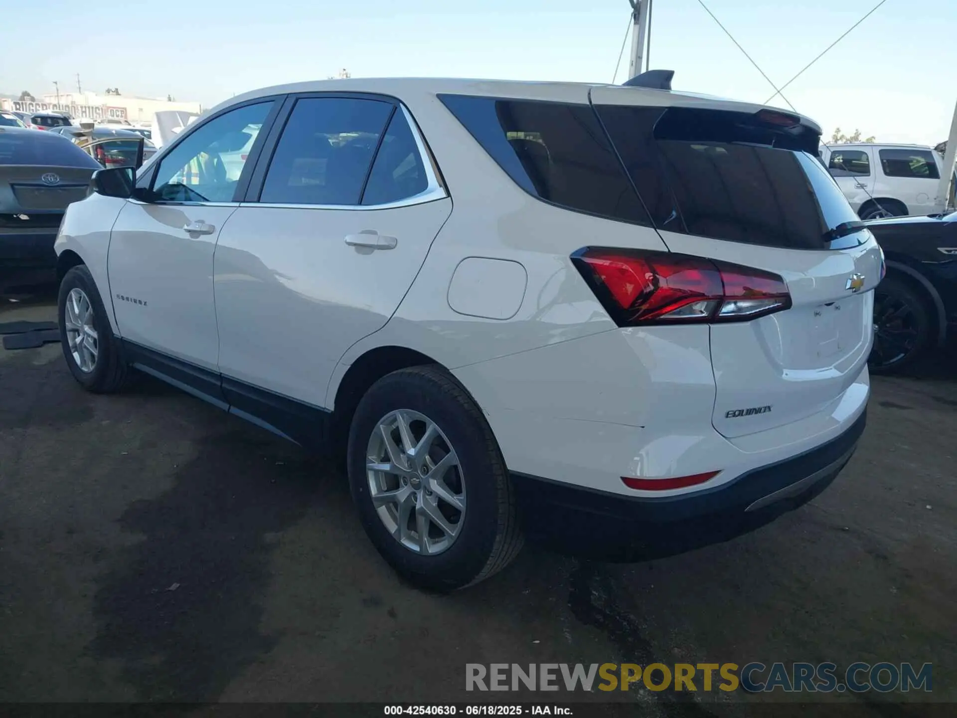 3 Photograph of a damaged car 3GNAXKEGXPS127639 CHEVROLET EQUINOX 2023