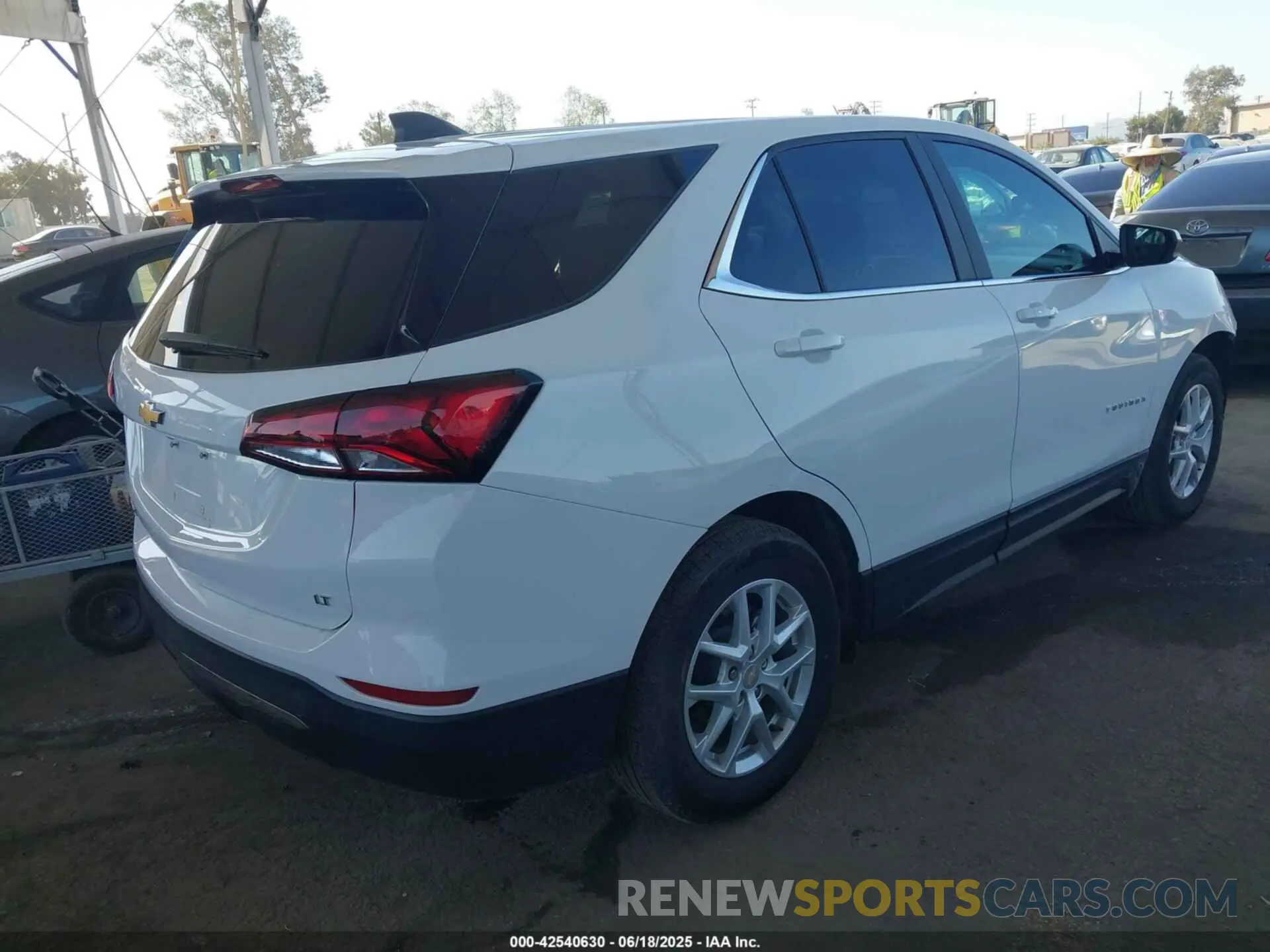 4 Photograph of a damaged car 3GNAXKEGXPS127639 CHEVROLET EQUINOX 2023