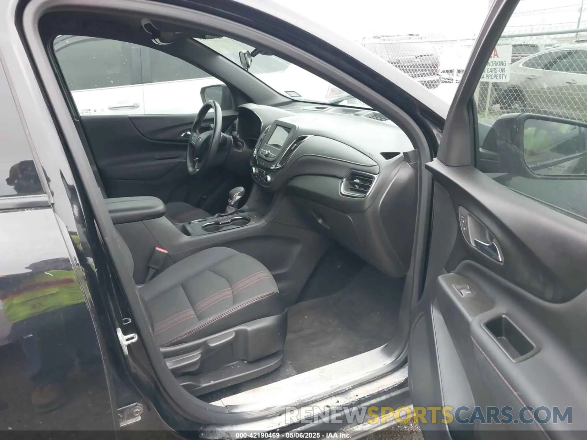 5 Photograph of a damaged car 3GNAXMEG5PL217867 CHEVROLET EQUINOX 2023