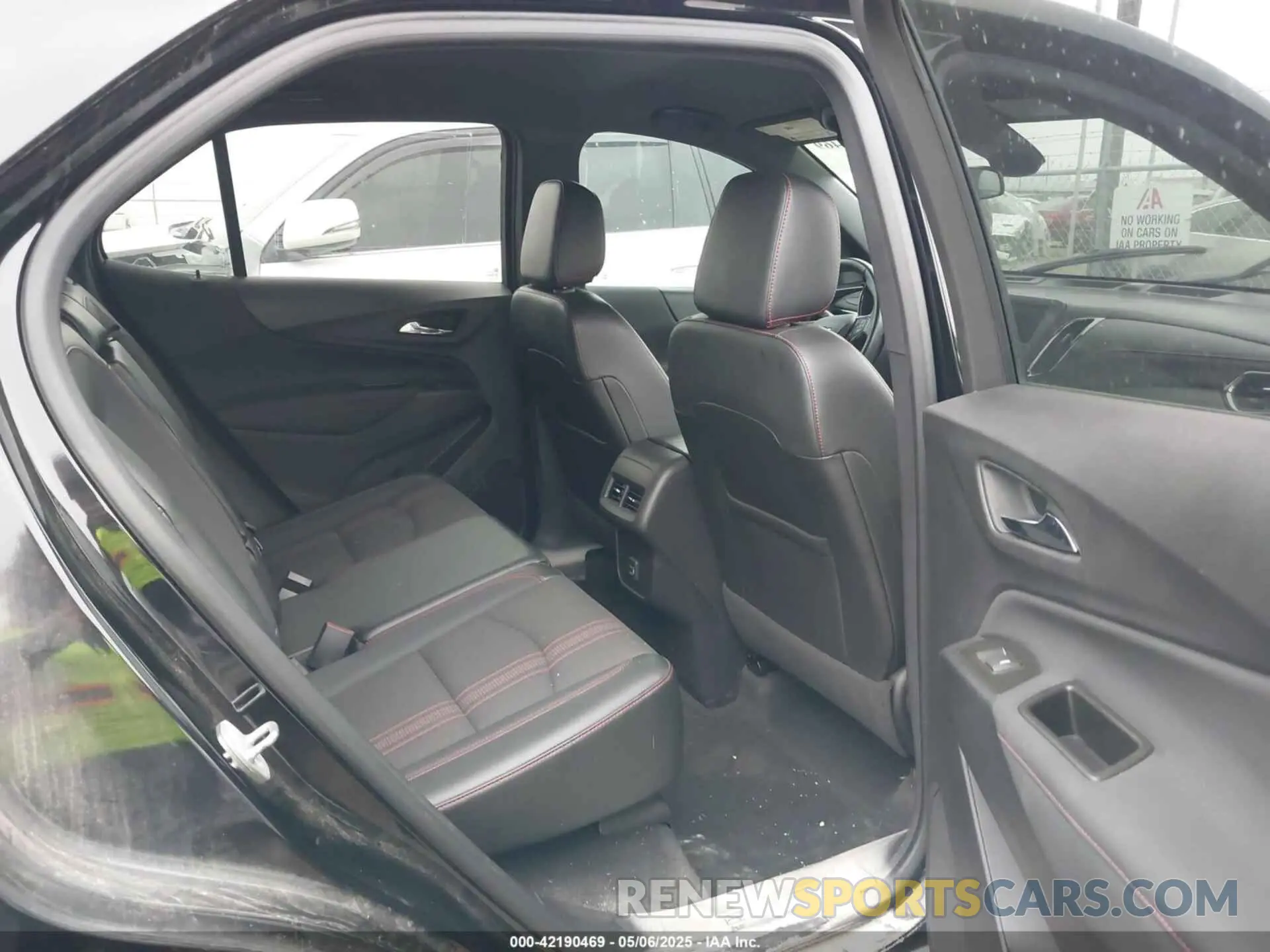 8 Photograph of a damaged car 3GNAXMEG5PL217867 CHEVROLET EQUINOX 2023