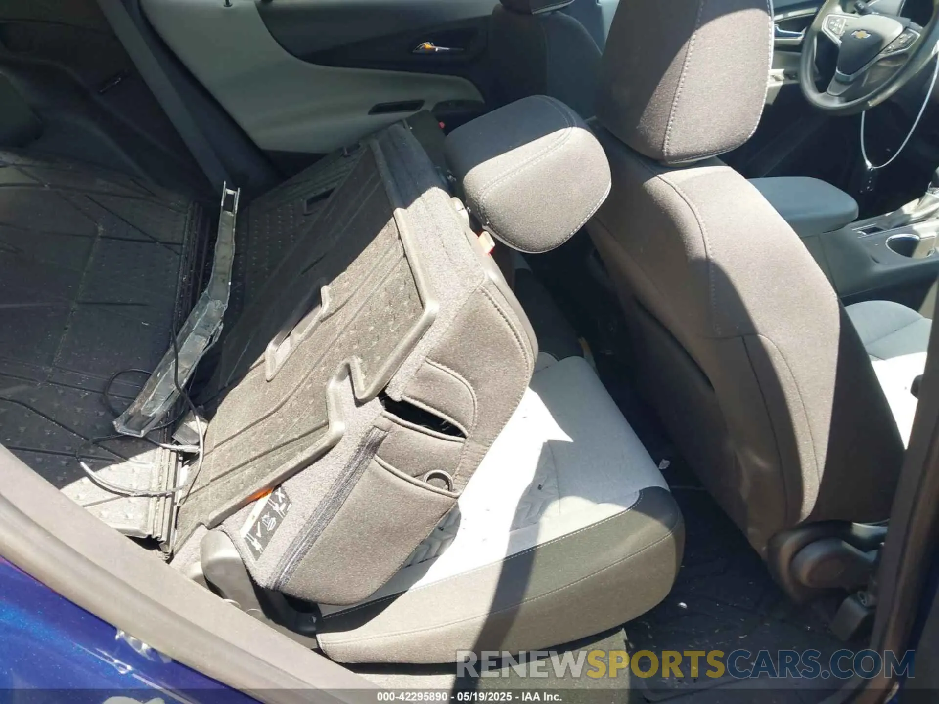 8 Photograph of a damaged car 3GNAXSEG8PL205328 CHEVROLET EQUINOX 2023