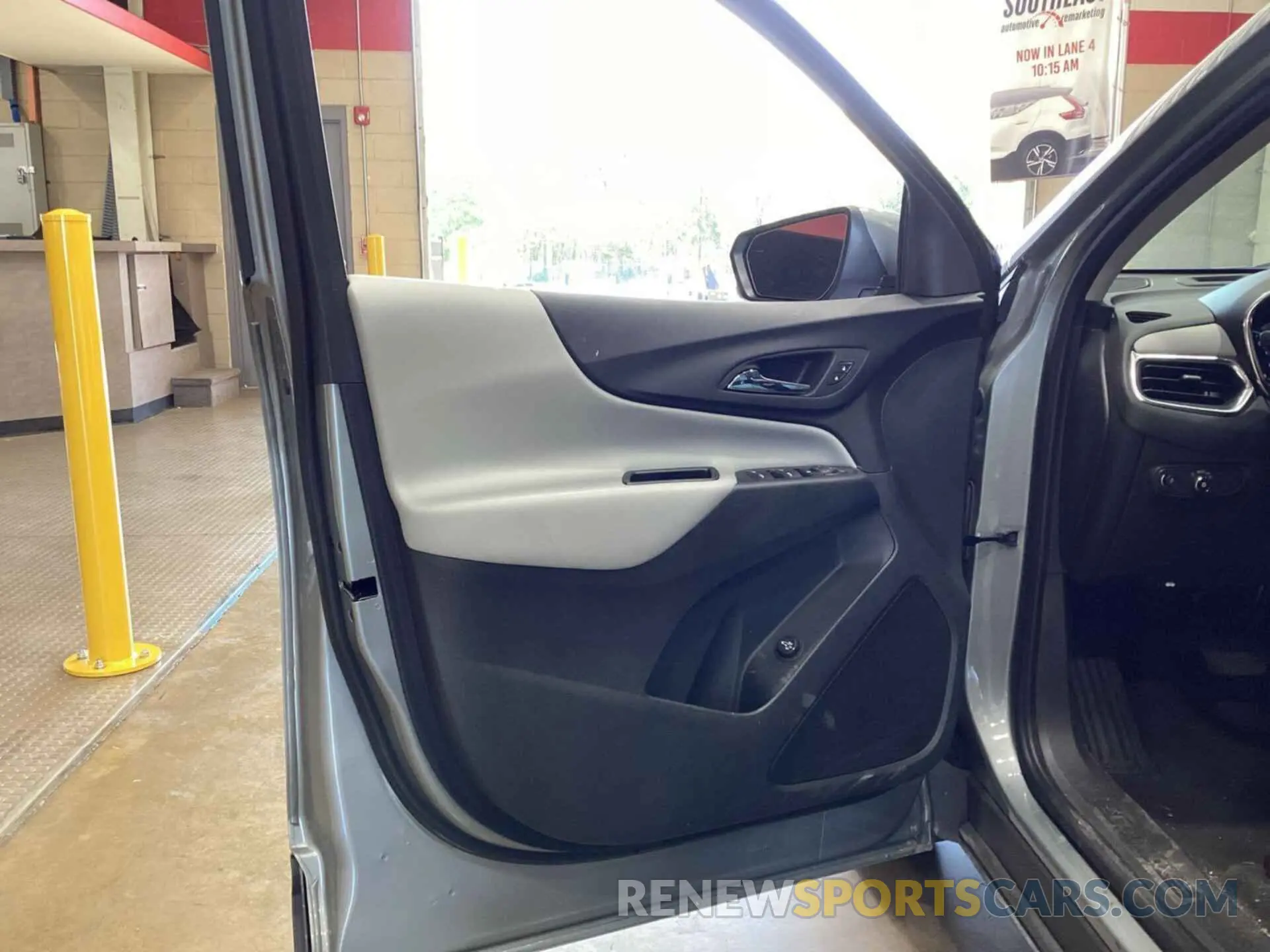 18 Photograph of a damaged car 3GNAXTEG1PS208633 CHEVROLET EQUINOX 2023