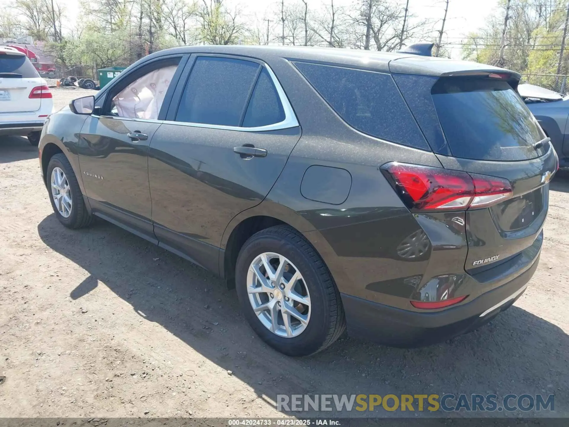 3 Фотография поврежденного автомобиля 3GNAXUEG0PL248041 CHEVROLET EQUINOX 2023