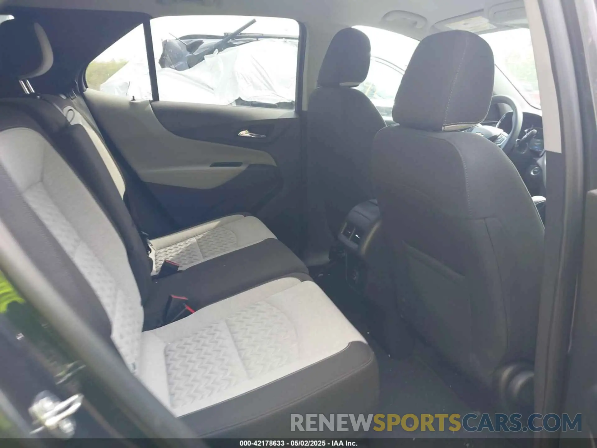8 Photograph of a damaged car 3GNAXUEG2PS181884 CHEVROLET EQUINOX 2023