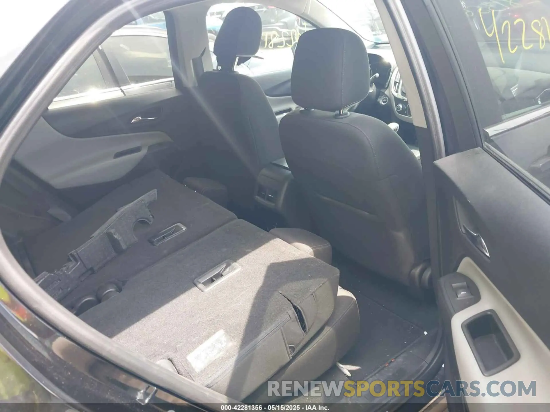 8 Photograph of a damaged car 3GNAXUEG3PL212893 CHEVROLET EQUINOX 2023