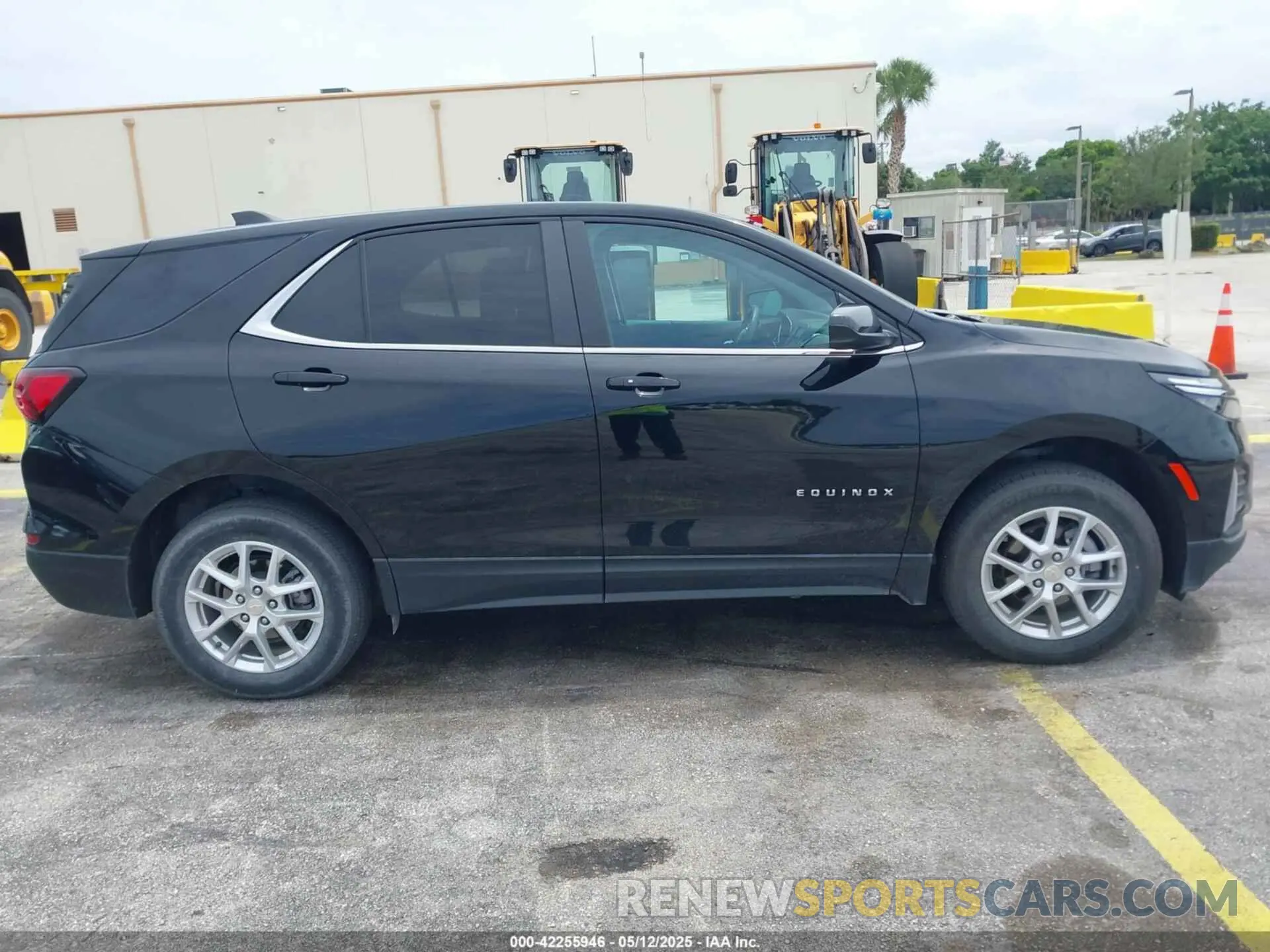 12 Photograph of a damaged car 3GNAXUEG5PL268771 CHEVROLET EQUINOX 2023