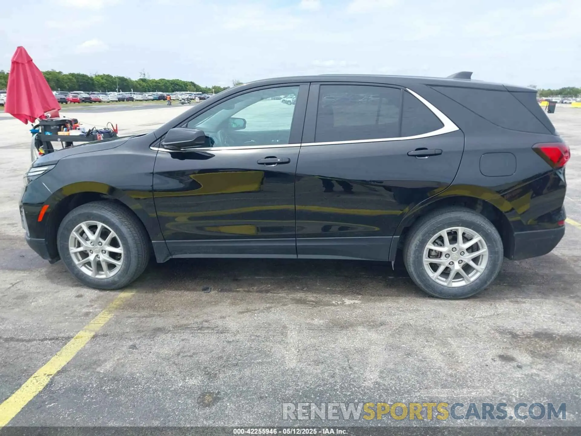 13 Photograph of a damaged car 3GNAXUEG5PL268771 CHEVROLET EQUINOX 2023