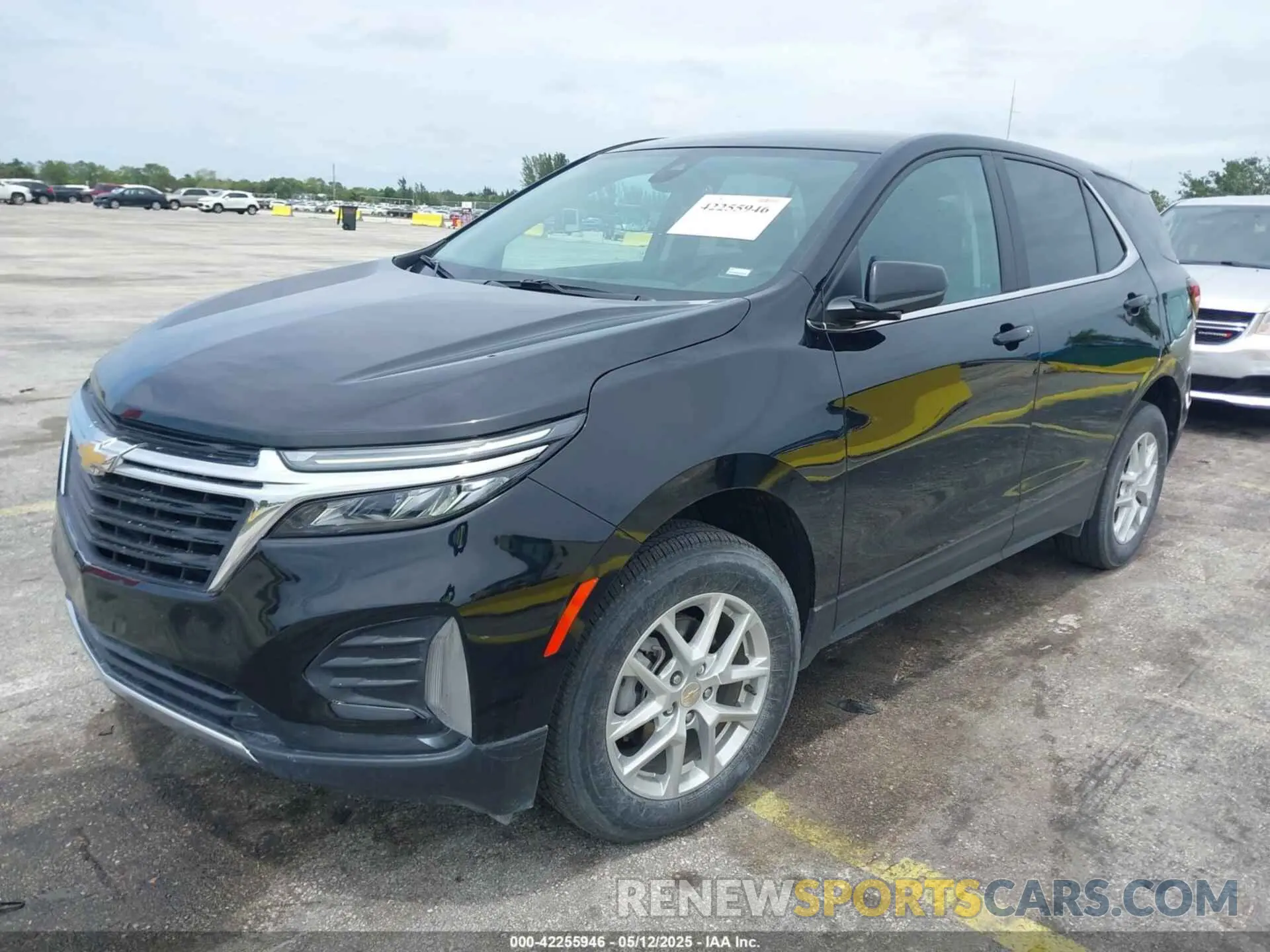 2 Photograph of a damaged car 3GNAXUEG5PL268771 CHEVROLET EQUINOX 2023