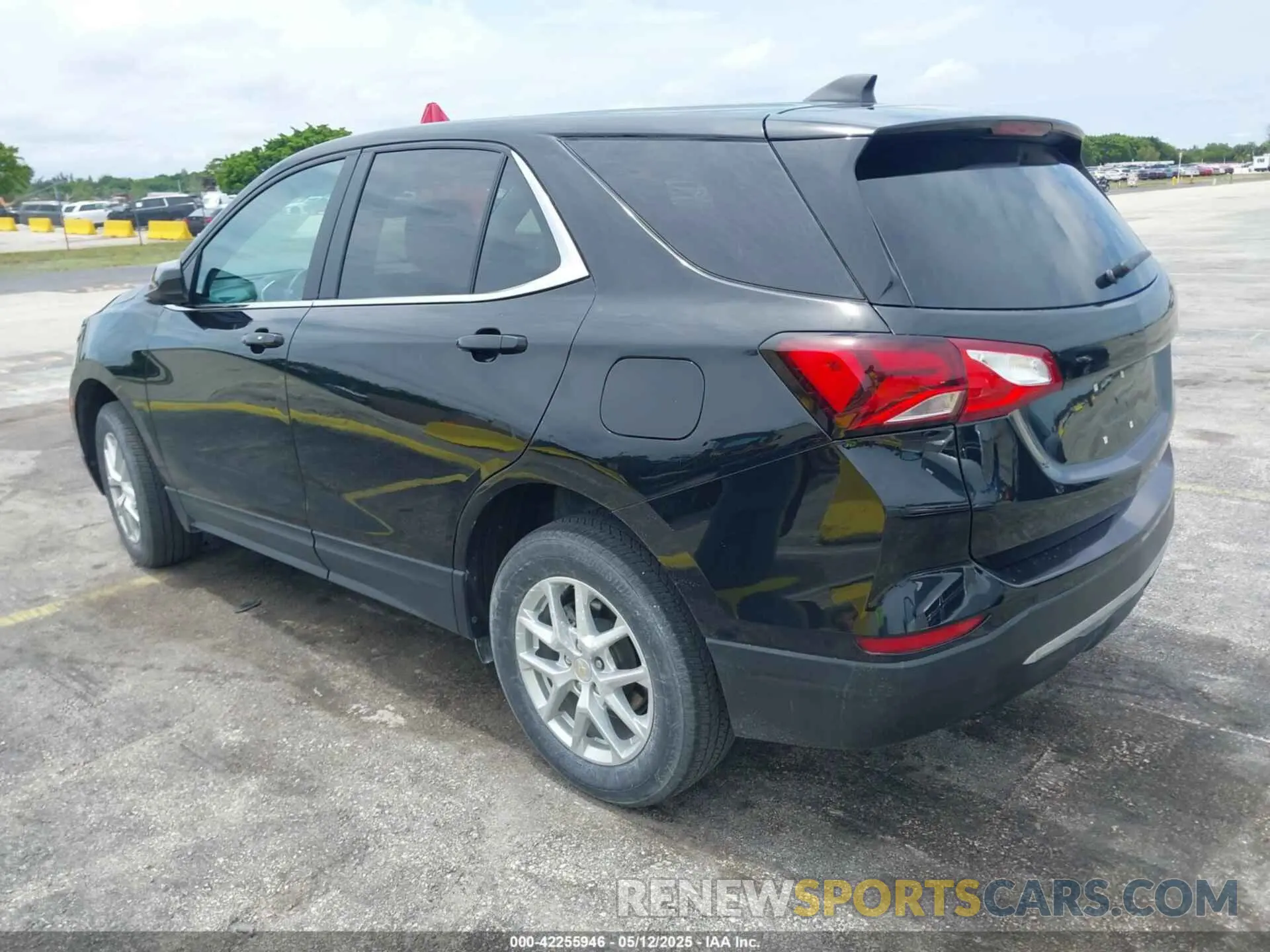 3 Photograph of a damaged car 3GNAXUEG5PL268771 CHEVROLET EQUINOX 2023