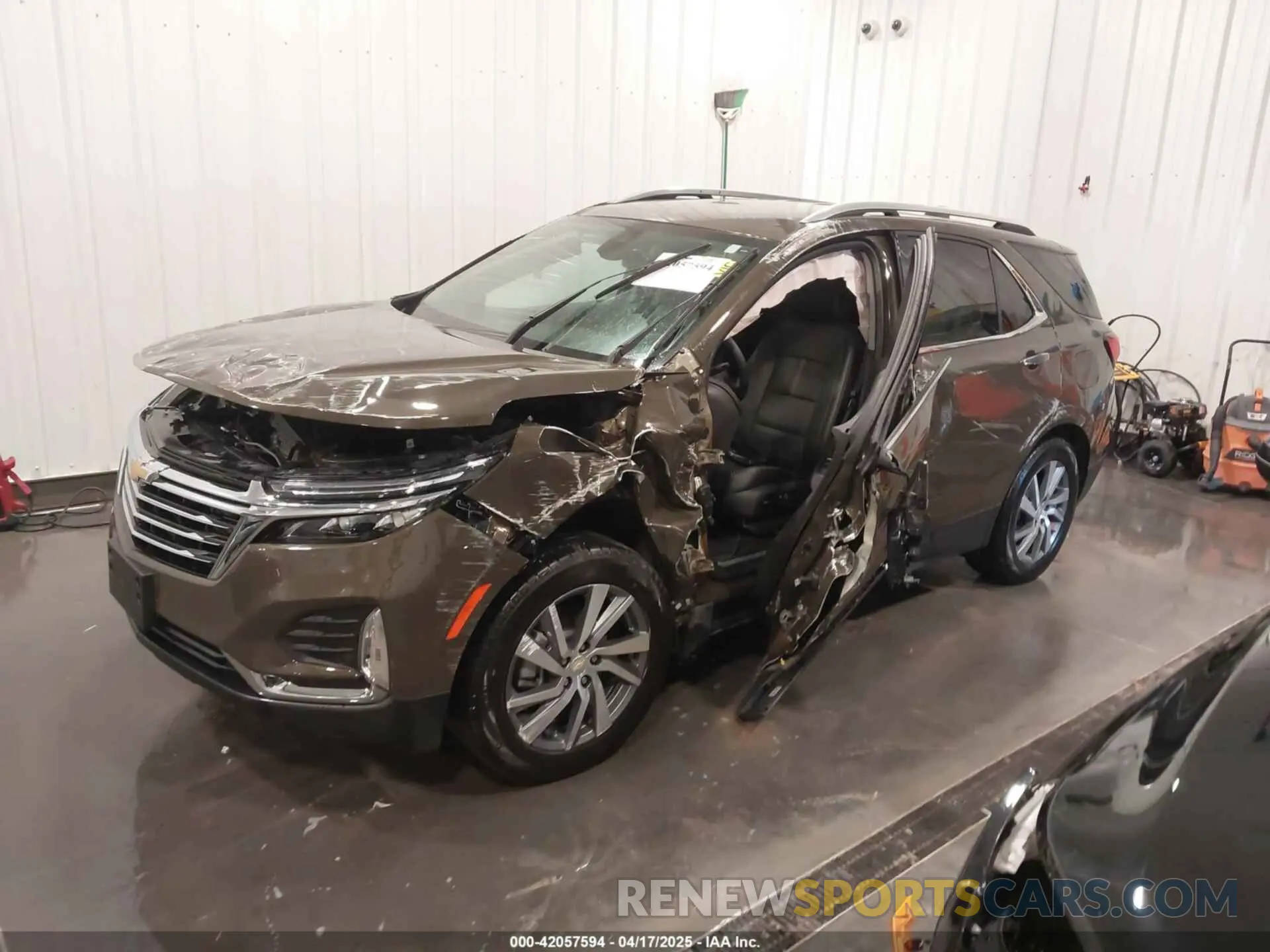 2 Фотография поврежденного автомобиля 3GNAXXEGXPL239686 CHEVROLET EQUINOX 2023