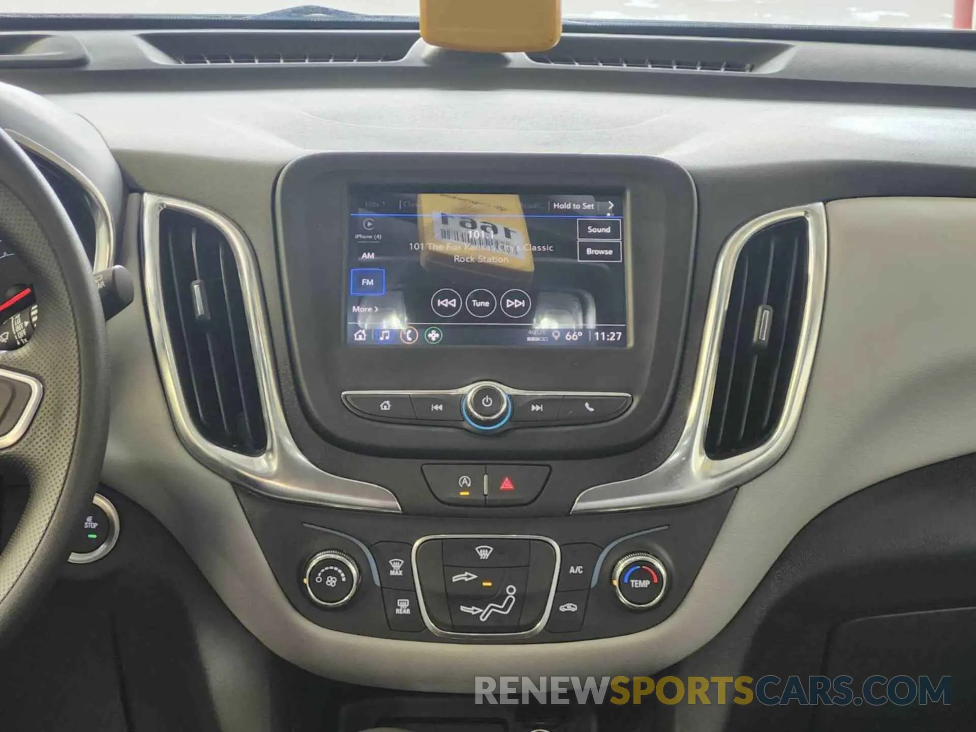 21 Photograph of a damaged car 3GNAX5EG0RL261624 CHEVROLET EQUINOX 2024