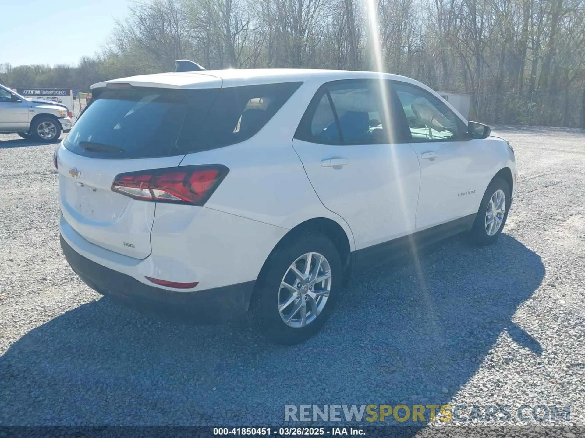4 Фотография поврежденного автомобиля 3GNAX5EG6RL281165 CHEVROLET EQUINOX 2024