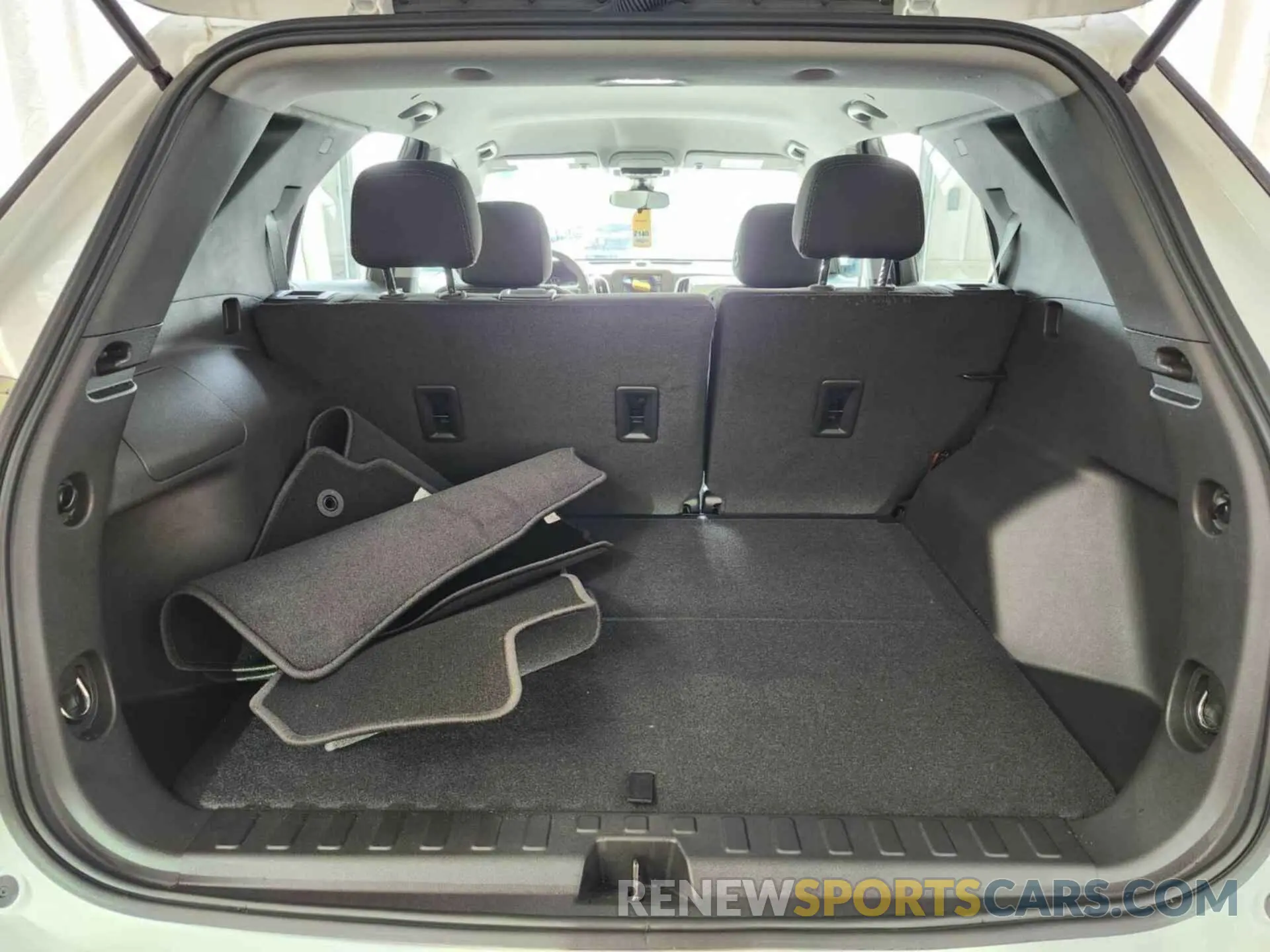 16 Photograph of a damaged car 3GNAX5EGXRL261565 CHEVROLET EQUINOX 2024