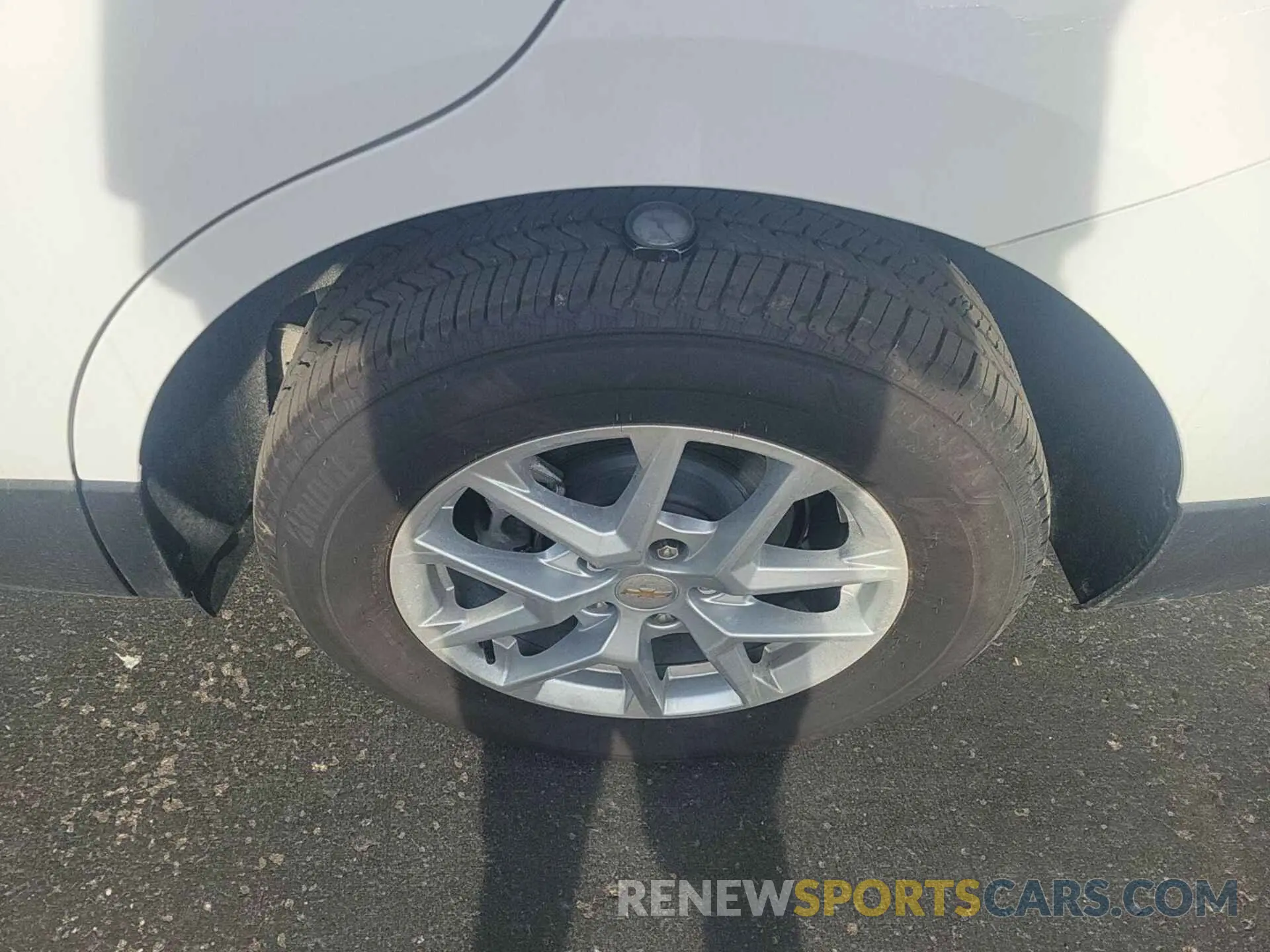 35 Photograph of a damaged car 3GNAX5EGXRL261565 CHEVROLET EQUINOX 2024