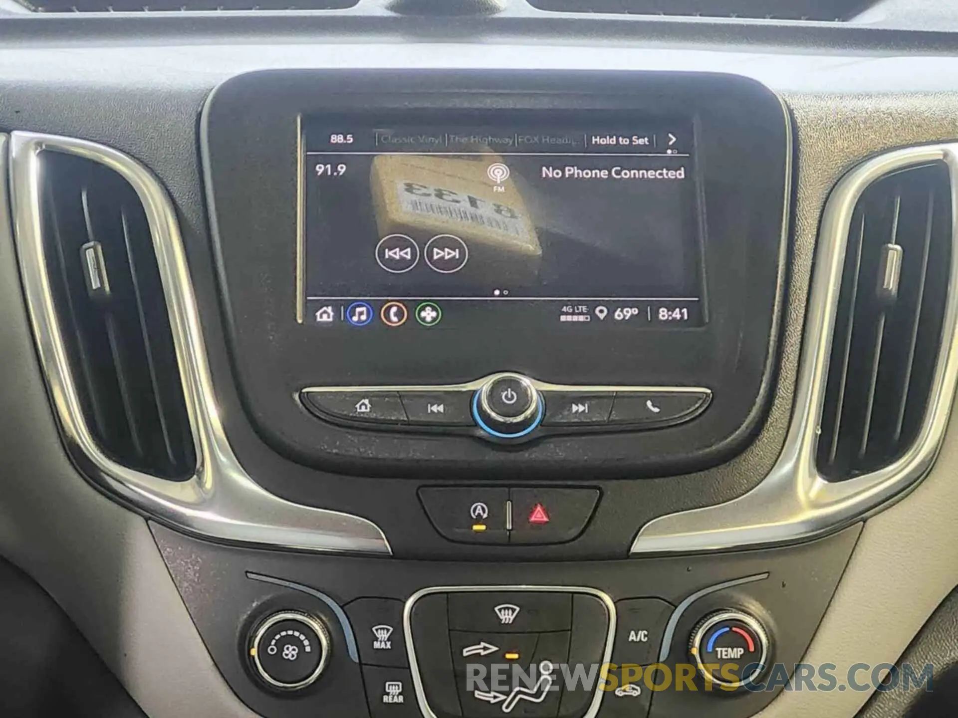 24 Photograph of a damaged car 3GNAXFEG8RL259142 CHEVROLET EQUINOX 2024