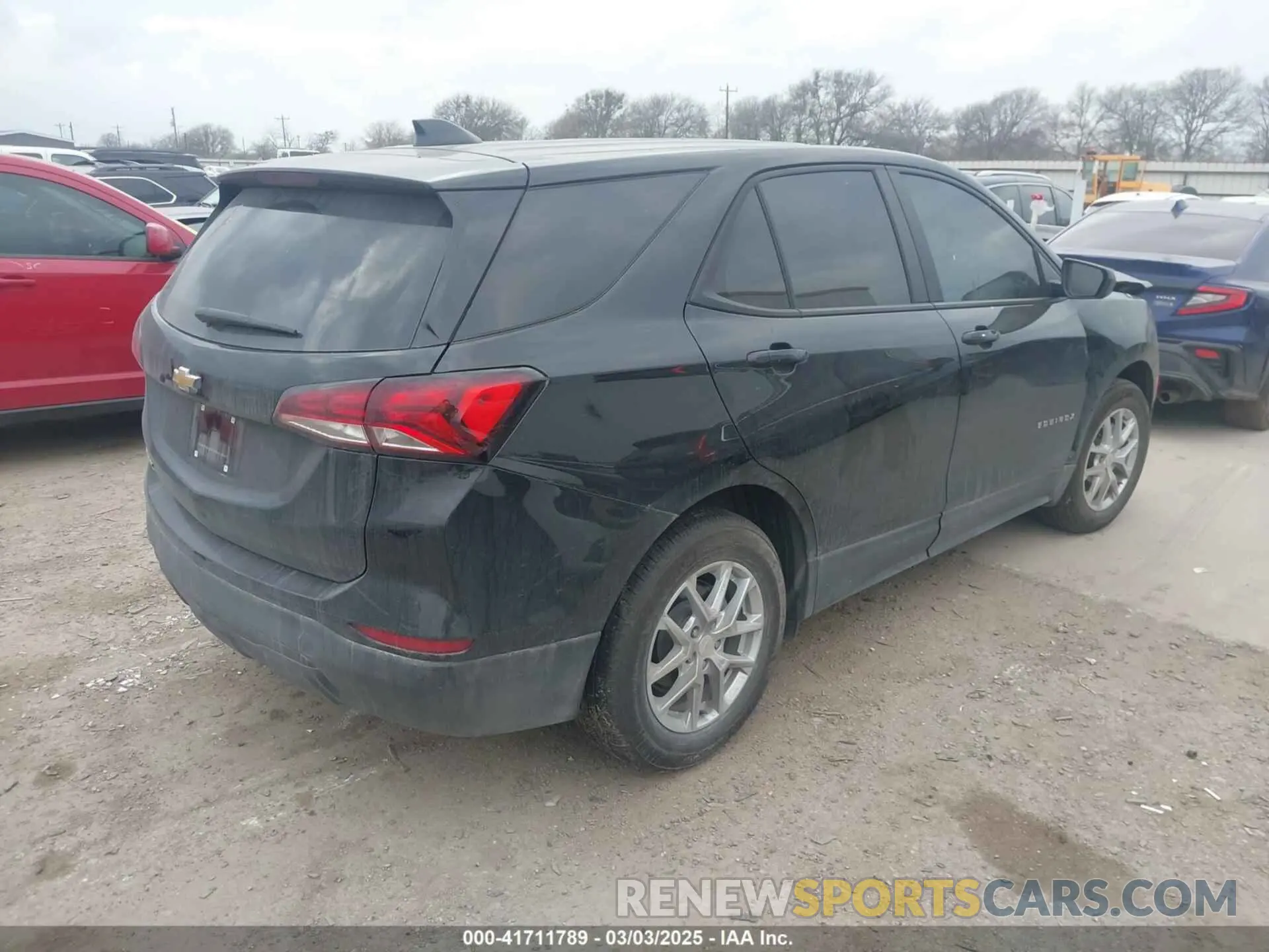 4 Фотография поврежденного автомобиля 3GNAXHEG0RL238118 CHEVROLET EQUINOX 2024