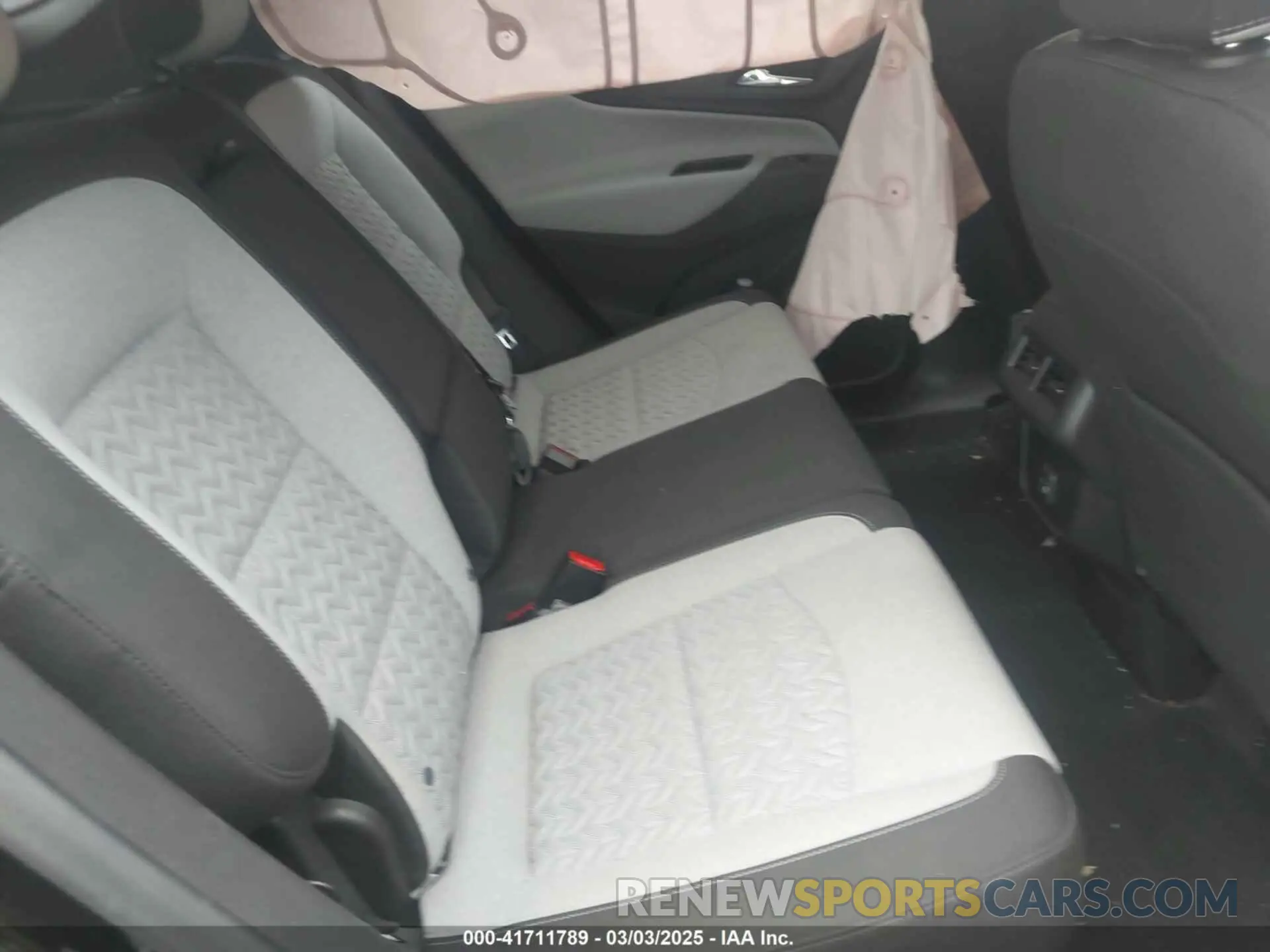 8 Фотография поврежденного автомобиля 3GNAXHEG0RL238118 CHEVROLET EQUINOX 2024