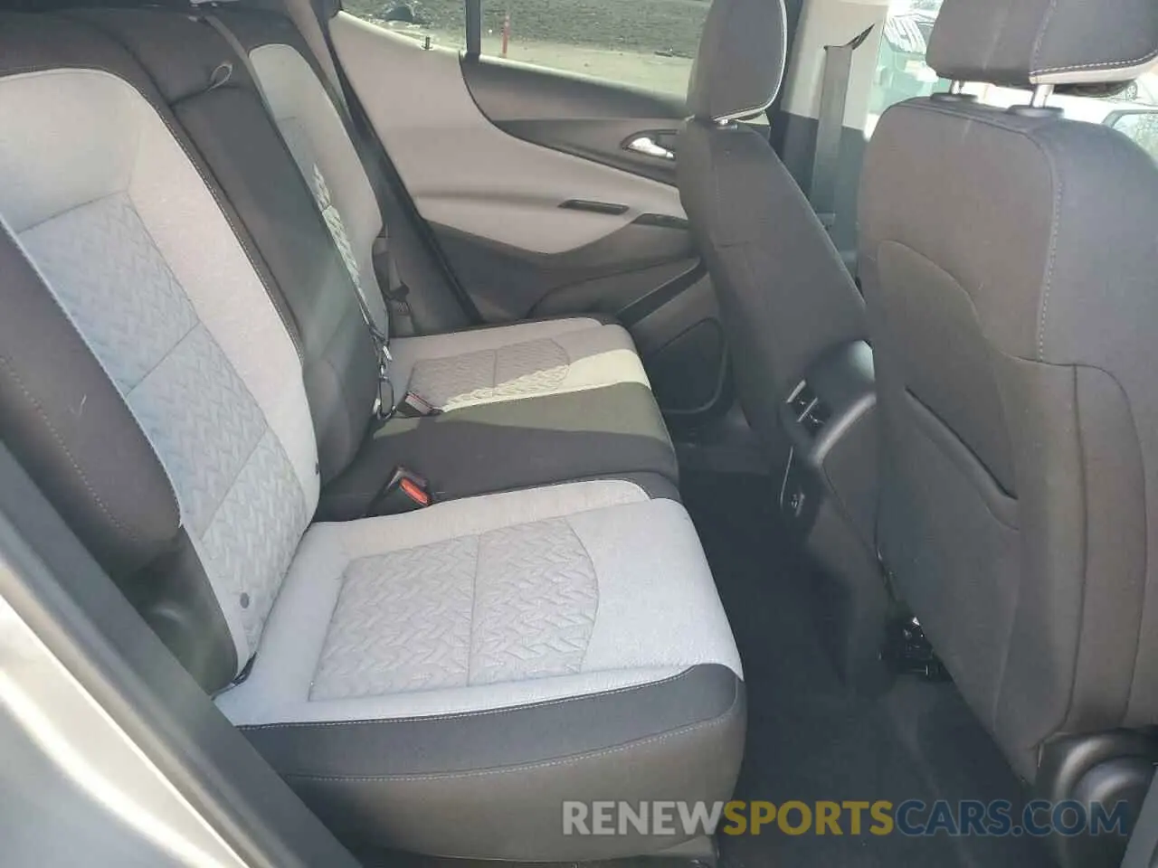 11 Фотография поврежденного автомобиля 3GNAXHEG1RL375309 CHEVROLET EQUINOX 2024