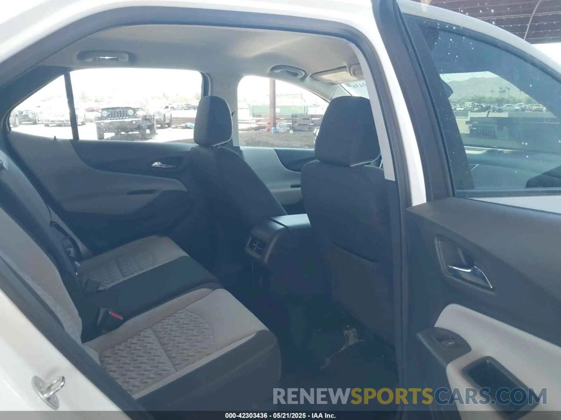 8 Photograph of a damaged car 3GNAXHEG7RL140784 CHEVROLET EQUINOX 2024