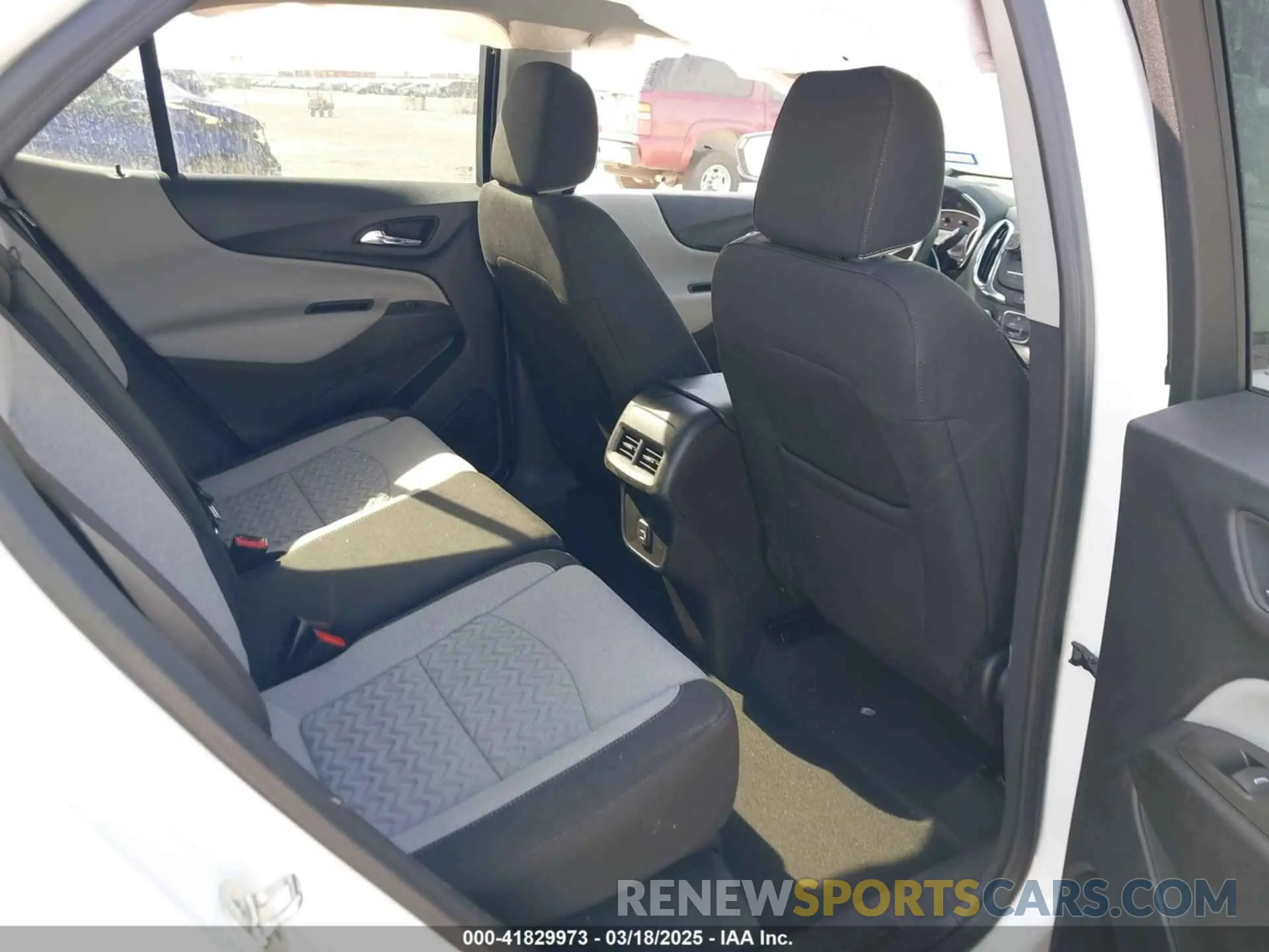 8 Photograph of a damaged car 3GNAXHEG9RL298768 CHEVROLET EQUINOX 2024