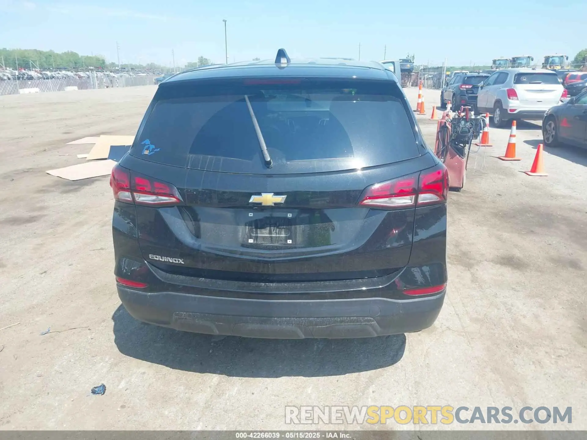 17 Photograph of a damaged car 3GNAXHEGXRL305176 CHEVROLET EQUINOX 2024