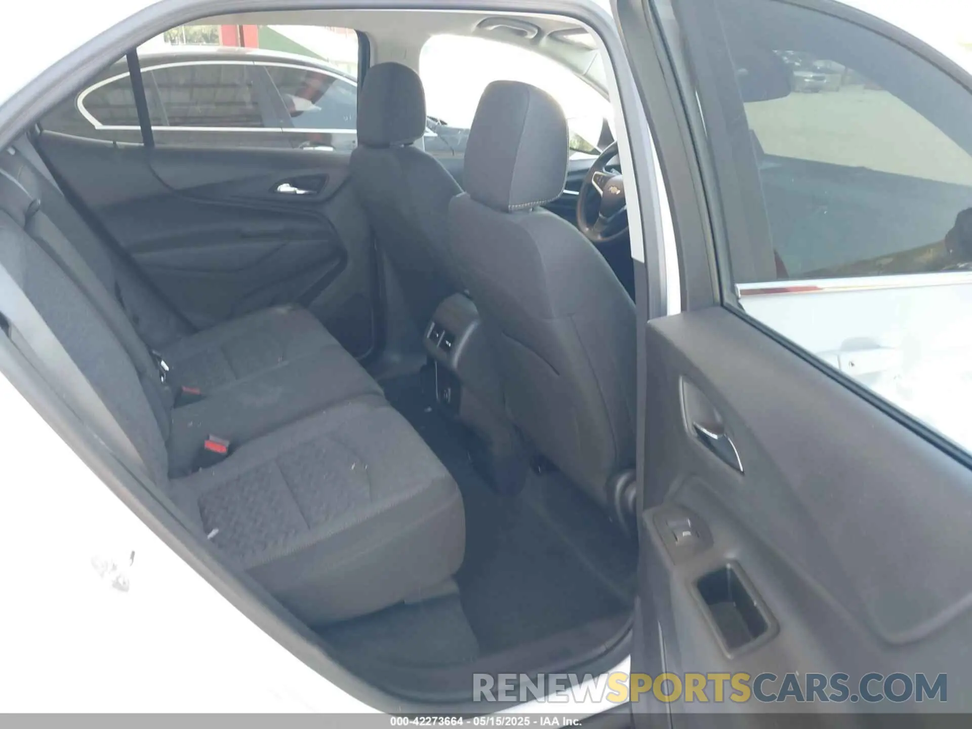 8 Фотография поврежденного автомобиля 3GNAXJEG5RL305450 CHEVROLET EQUINOX 2024