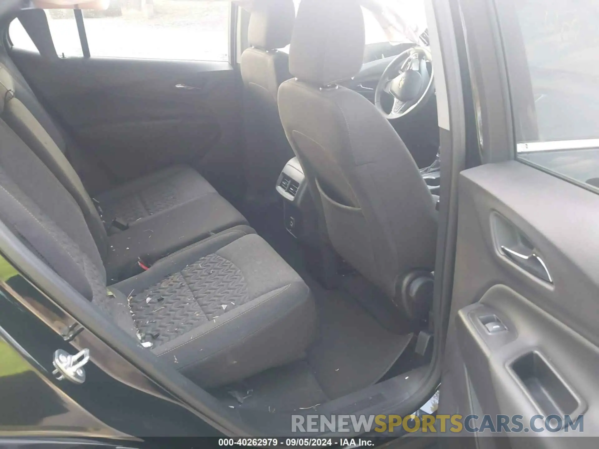 8 Photograph of a damaged car 3GNAXKEG0RL212910 CHEVROLET EQUINOX 2024