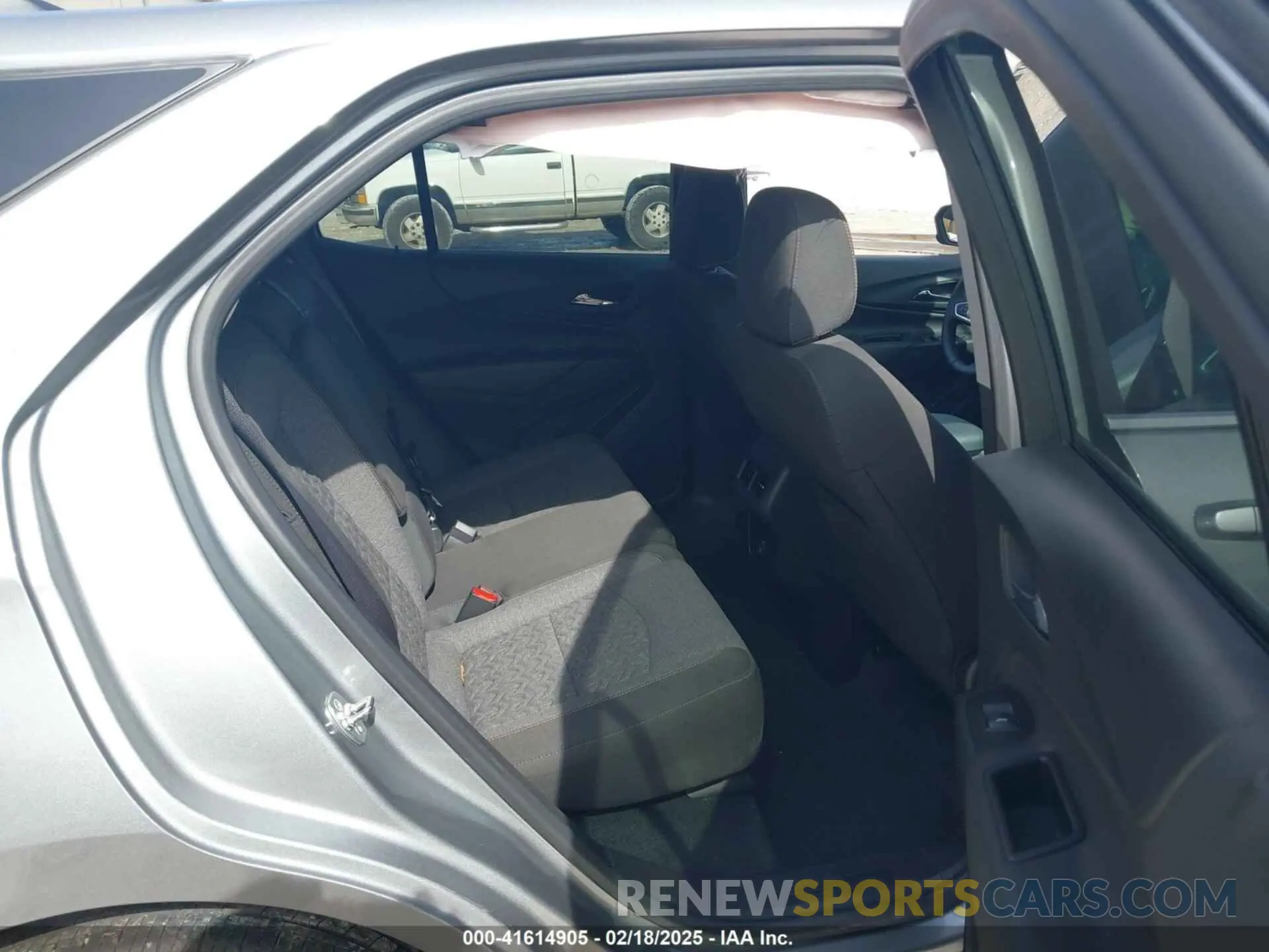 8 Фотография поврежденного автомобиля 3GNAXKEG0RL341794 CHEVROLET EQUINOX 2024