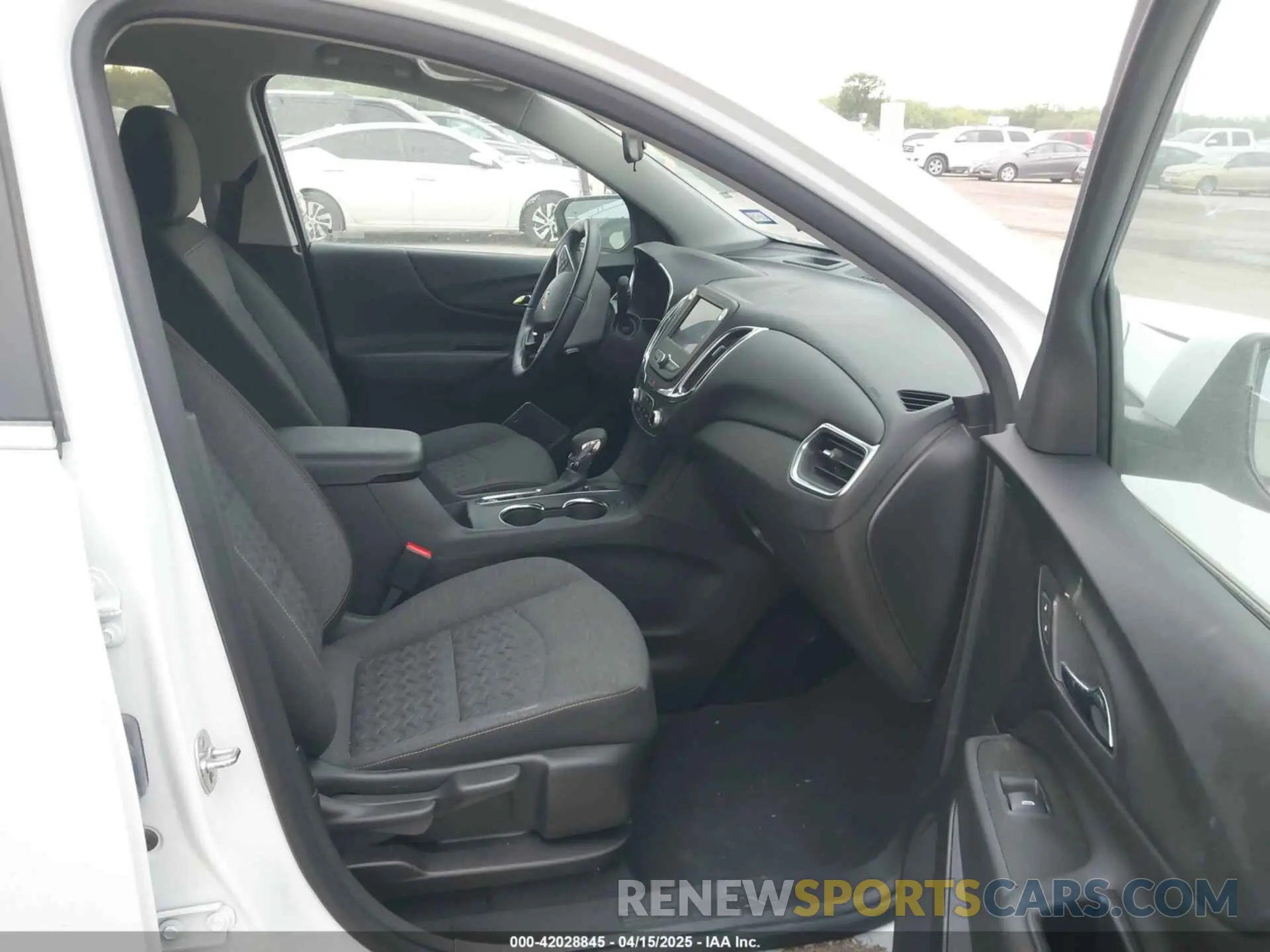 5 Photograph of a damaged car 3GNAXKEG1RS245937 CHEVROLET EQUINOX 2024