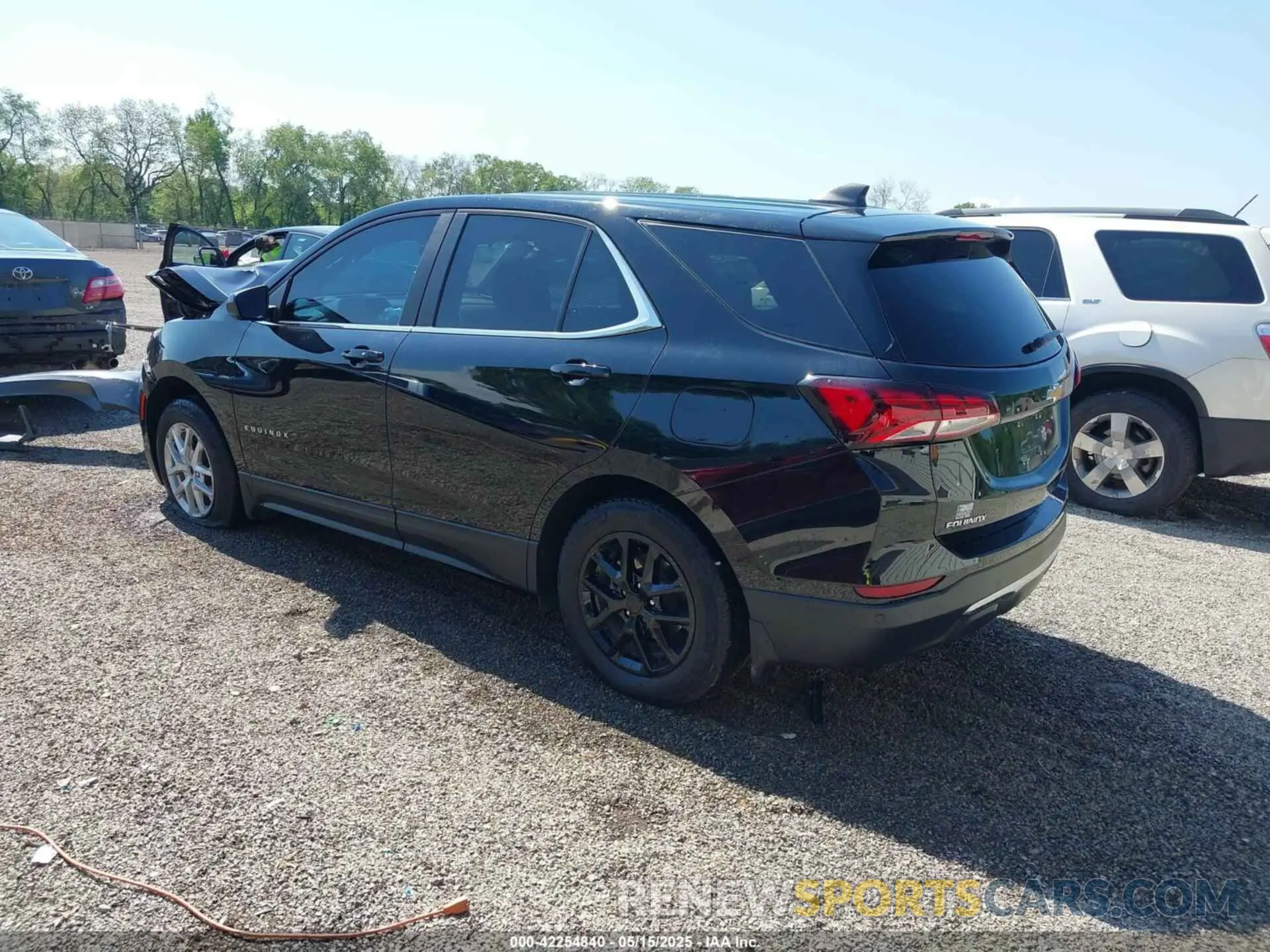 3 Photograph of a damaged car 3GNAXKEG2RL115742 CHEVROLET EQUINOX 2024