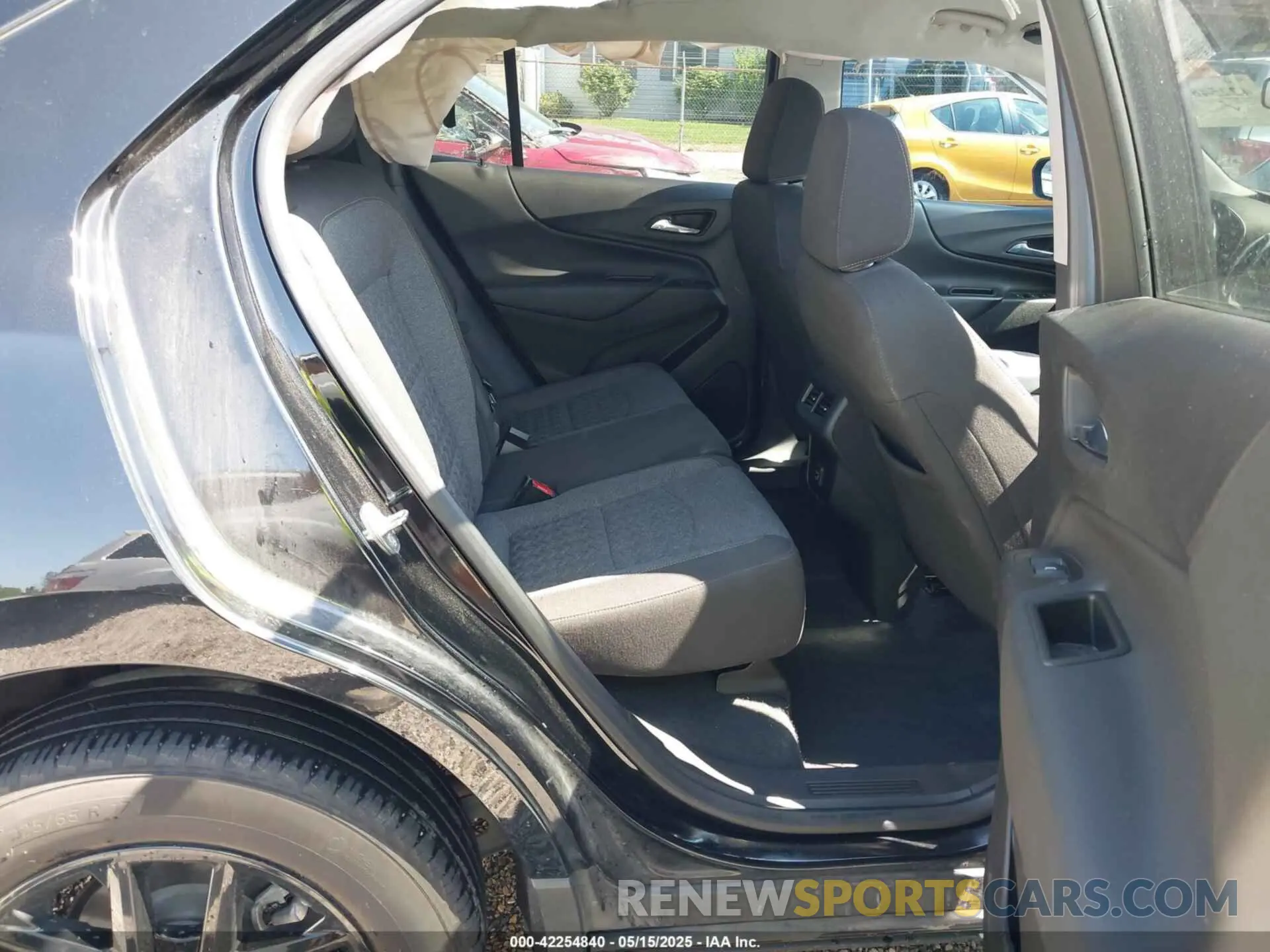 8 Photograph of a damaged car 3GNAXKEG2RL115742 CHEVROLET EQUINOX 2024