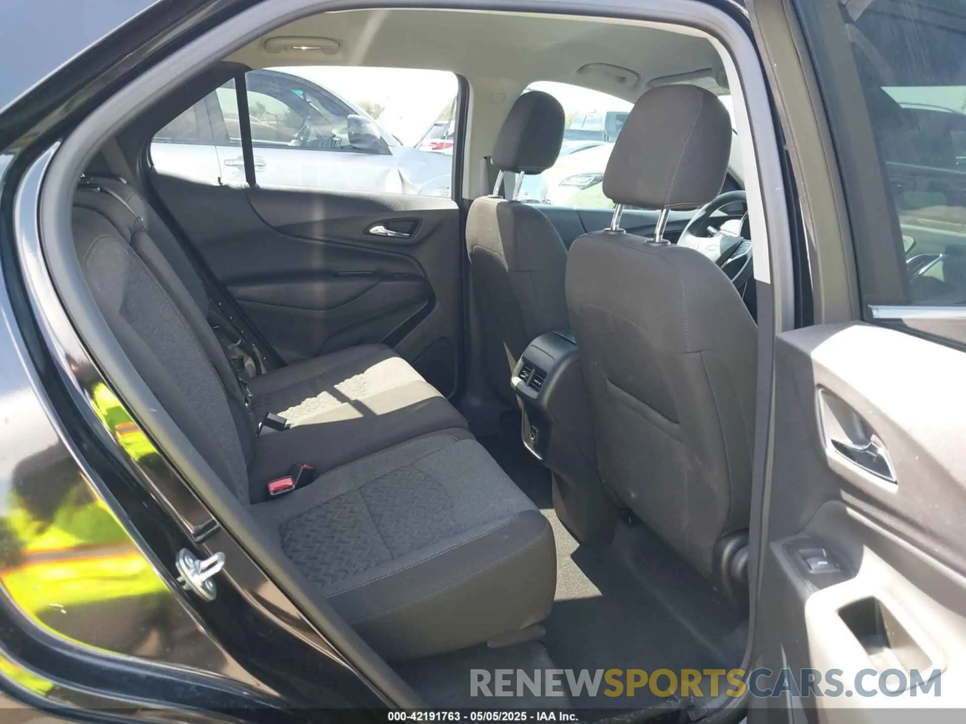 8 Фотография поврежденного автомобиля 3GNAXKEG2RL230339 CHEVROLET EQUINOX 2024