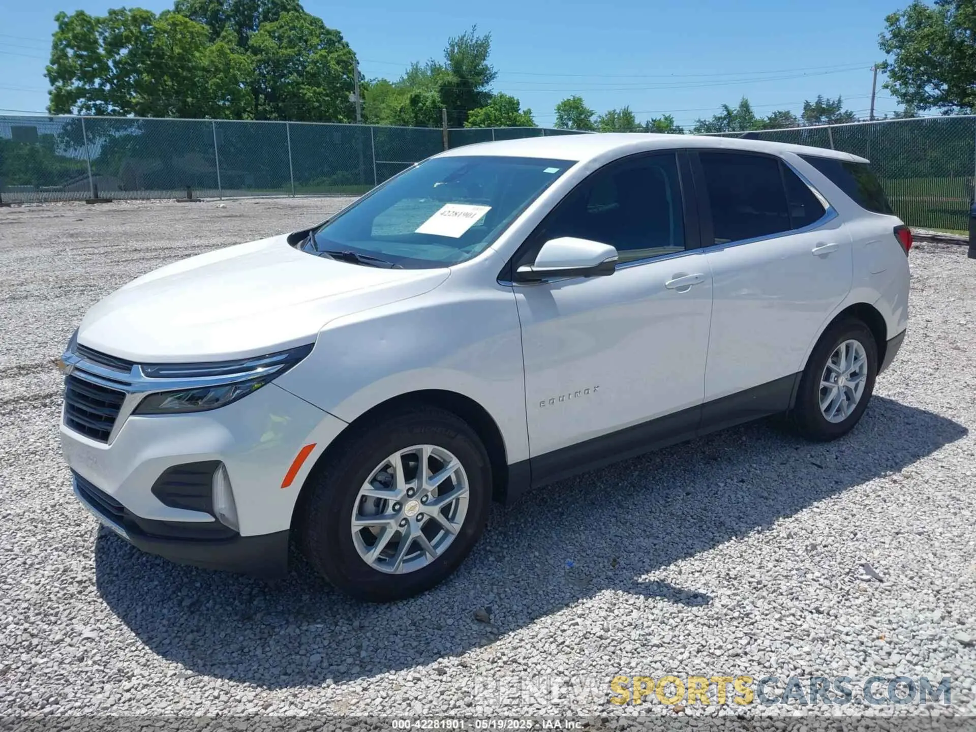 2 Photograph of a damaged car 3GNAXKEG2RL242152 CHEVROLET EQUINOX 2024
