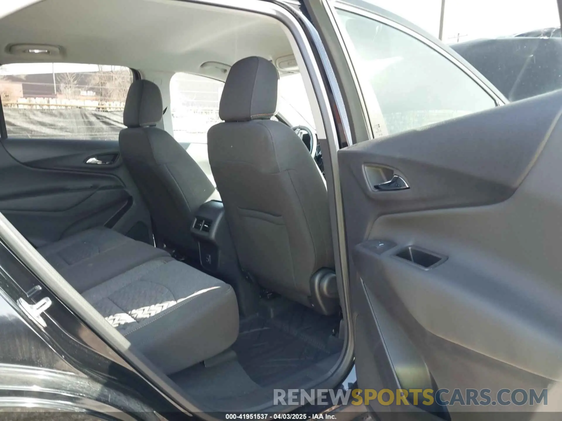 8 Фотография поврежденного автомобиля 3GNAXKEG2RL305850 CHEVROLET EQUINOX 2024