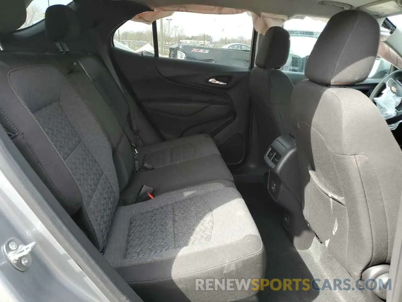 11 Photograph of a damaged car 3GNAXKEG2RL339710 CHEVROLET EQUINOX 2024