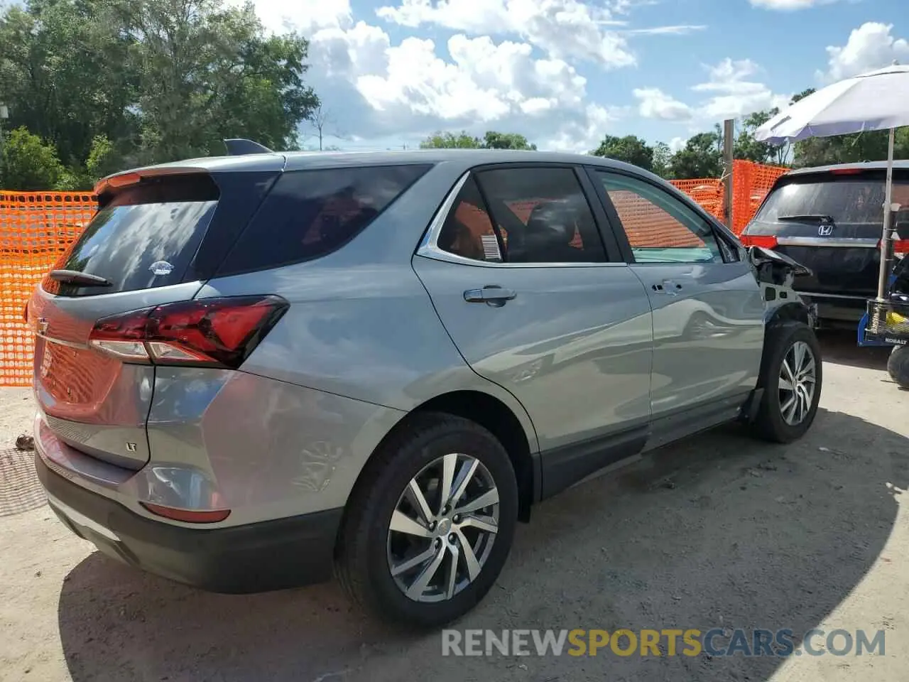 3 Фотография поврежденного автомобиля 3GNAXKEG2RL346219 CHEVROLET EQUINOX 2024