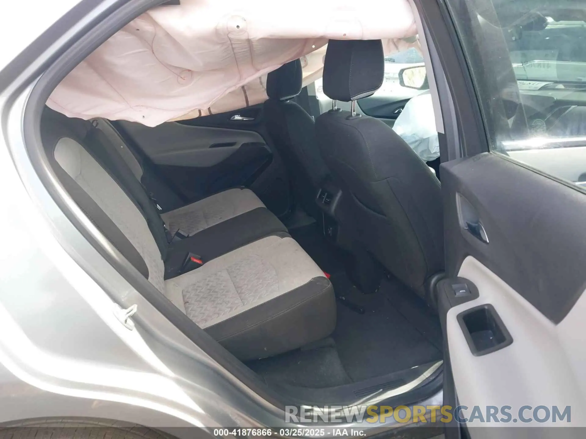 8 Фотография поврежденного автомобиля 3GNAXKEG4RL271846 CHEVROLET EQUINOX 2024