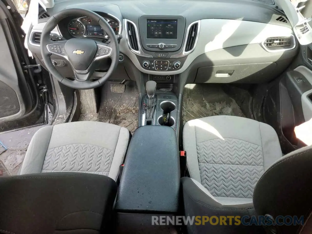 8 Photograph of a damaged car 3GNAXKEG5RL373687 CHEVROLET EQUINOX 2024